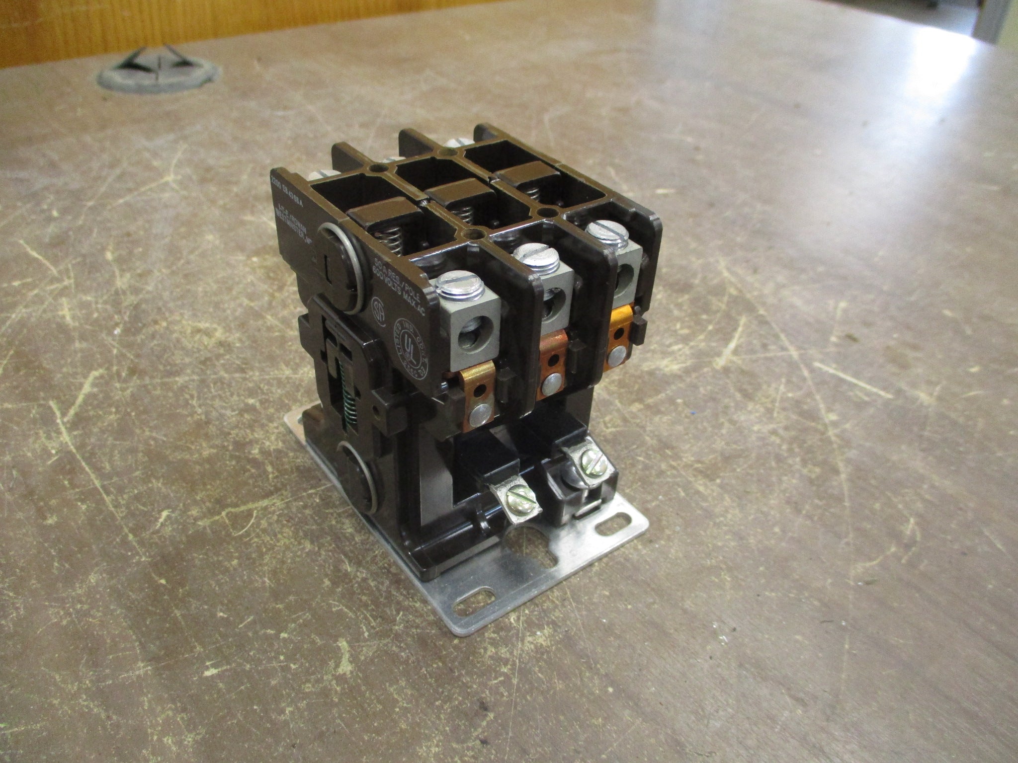 ITE Contactor 2200EB430BA 208-240V Coil 50A 600V 3P Used