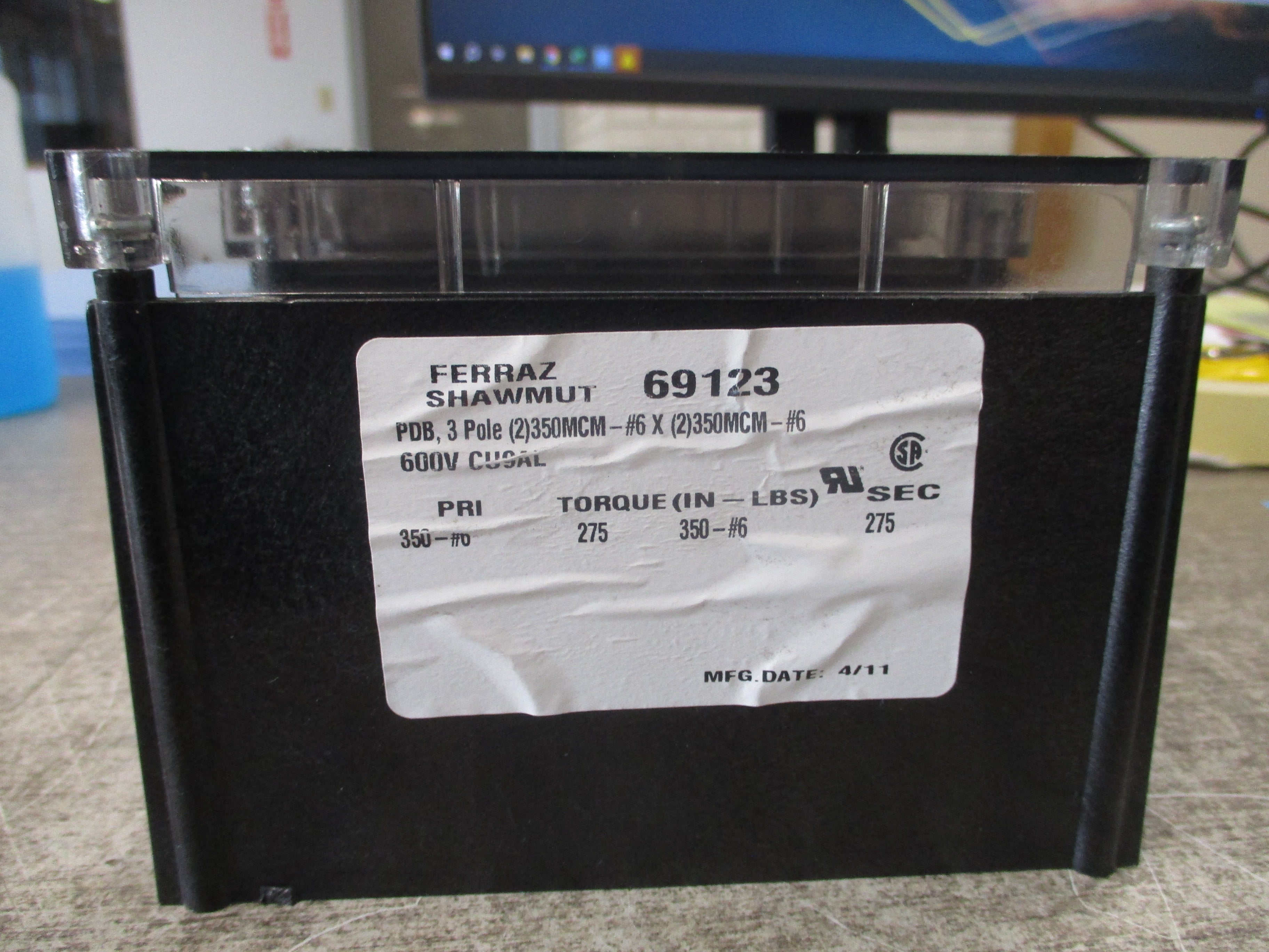 Ferraz Shawmut Power Distribution Block 69123 600A 600V 3P Line: 350-#6 Load: 350-#6 Used