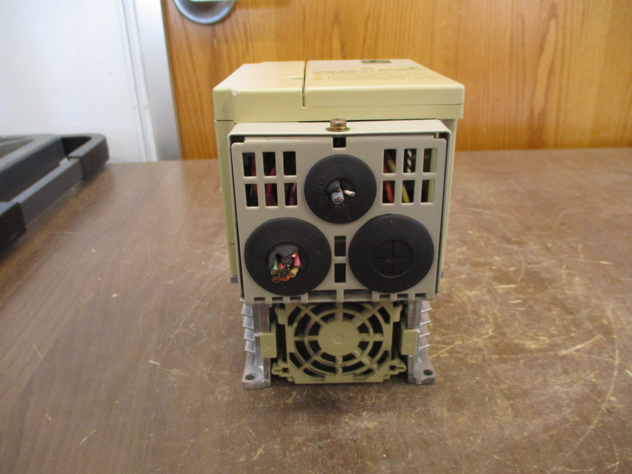 Yaskawa GPD 315/V7 AC Drive CIMR-V7AM41P5 2HP 3Ph Used
