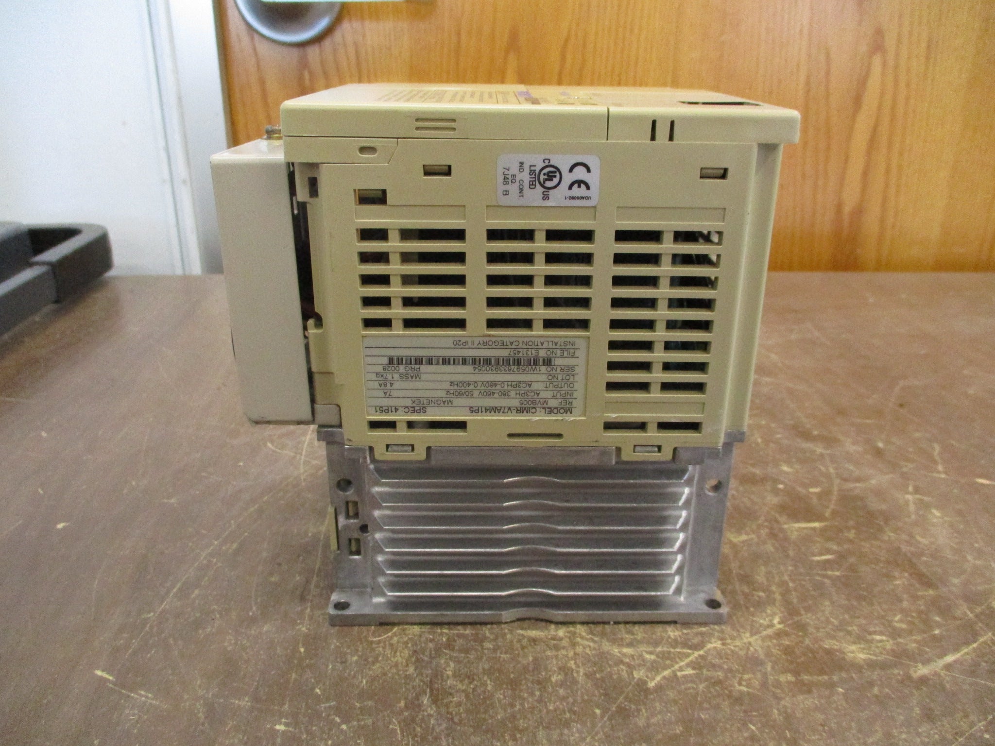 Yaskawa GPD 315/V7 AC Drive CIMR-V7AM41P5 2HP 3Ph Used
