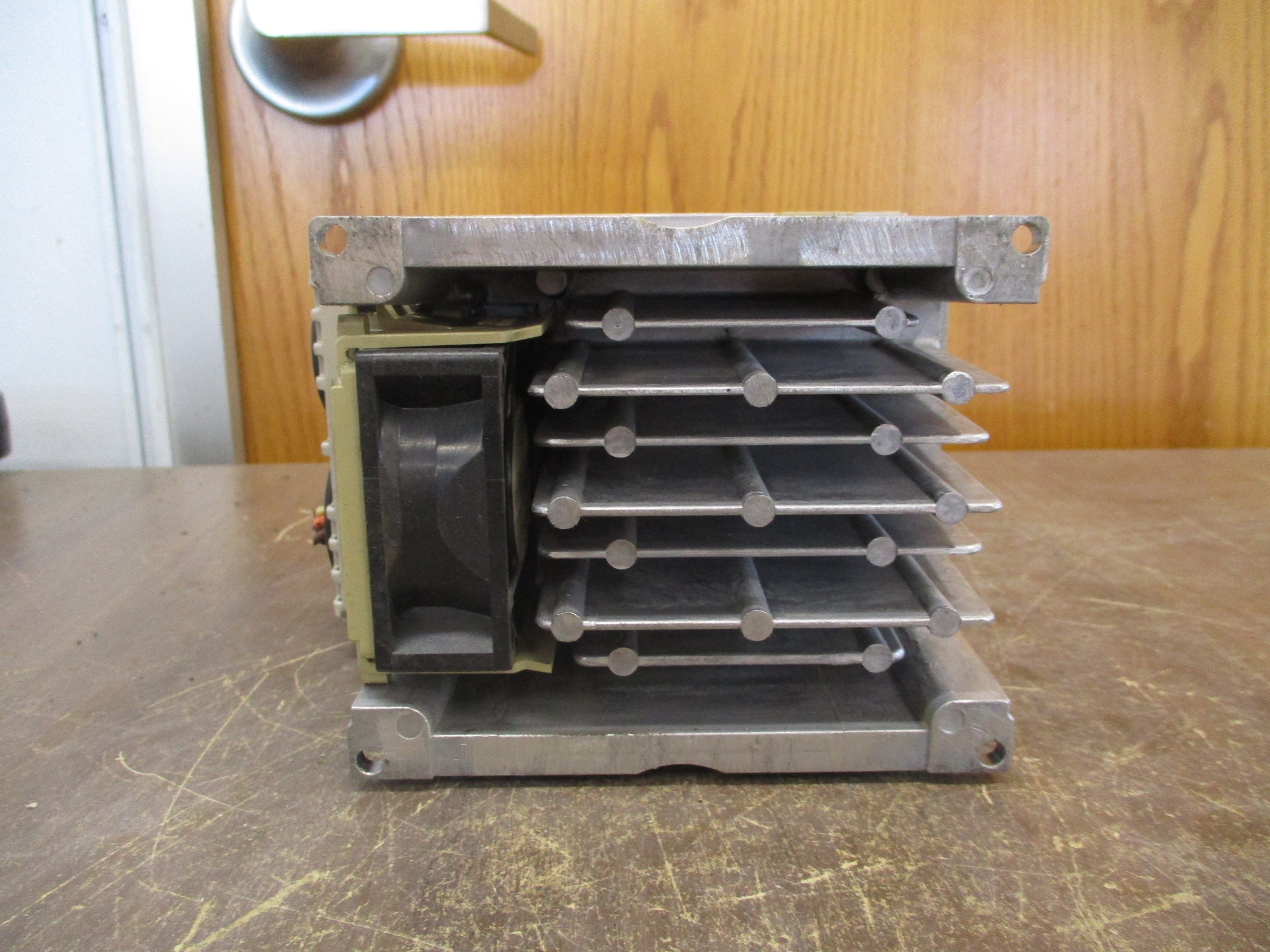 Yaskawa GPD 315/V7 AC Drive CIMR-V7AM41P5 2HP 3Ph Used