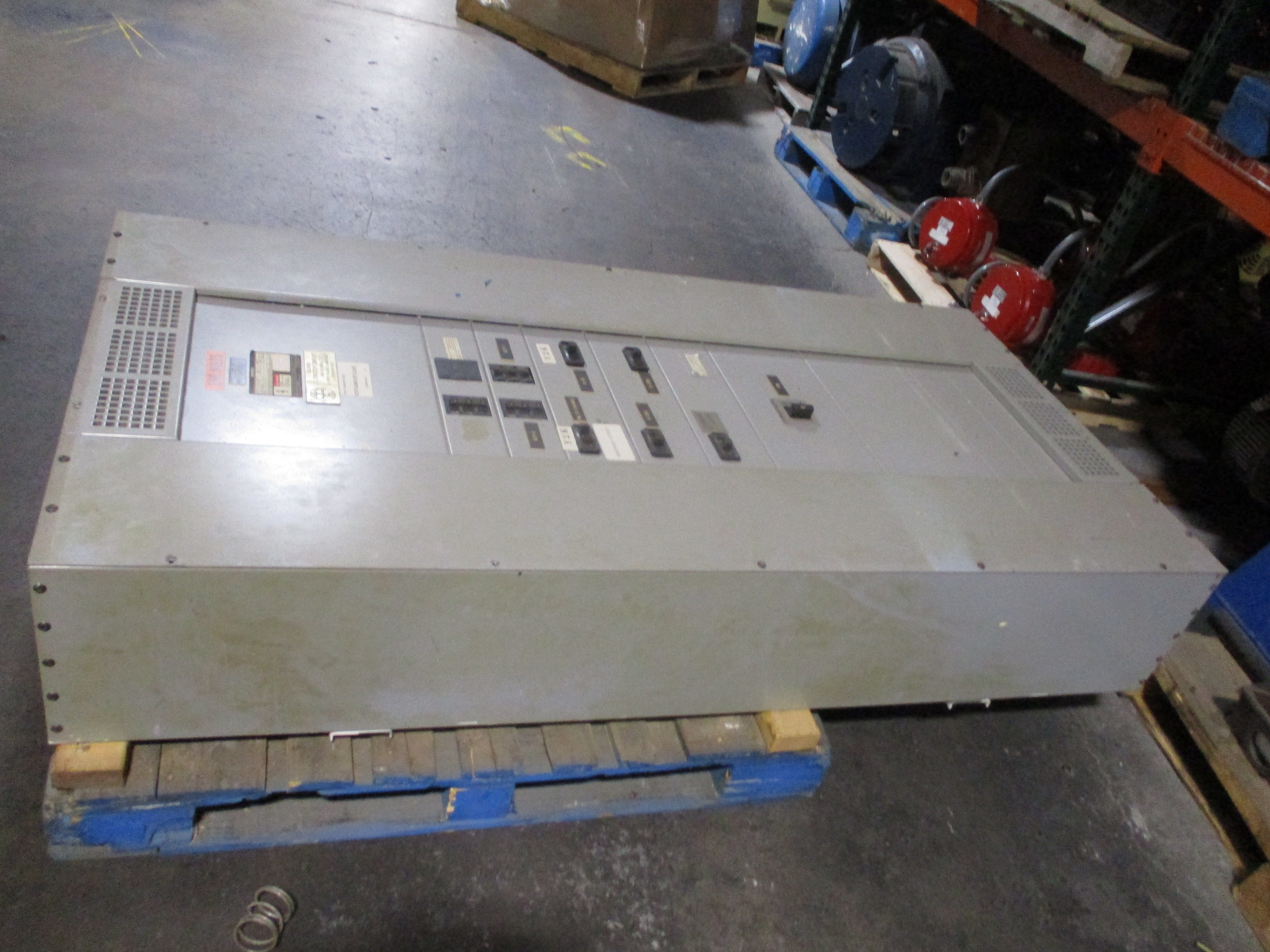 Siemens S5C75ML800DTS 800A 208Y/120V 3Ph 4W 600A Distribution Breaker Breakers:
