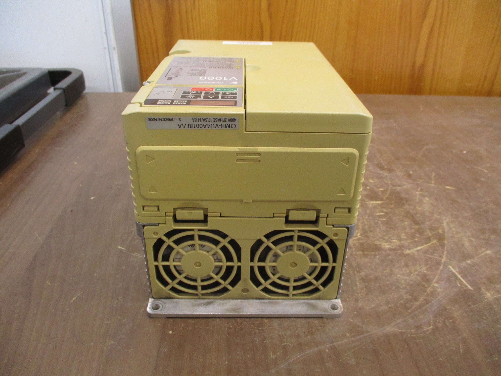 Yaskawa V1000 AC Drive CIMR-VU4A0018FAA 10HP 3Ph w/ Keypad Used