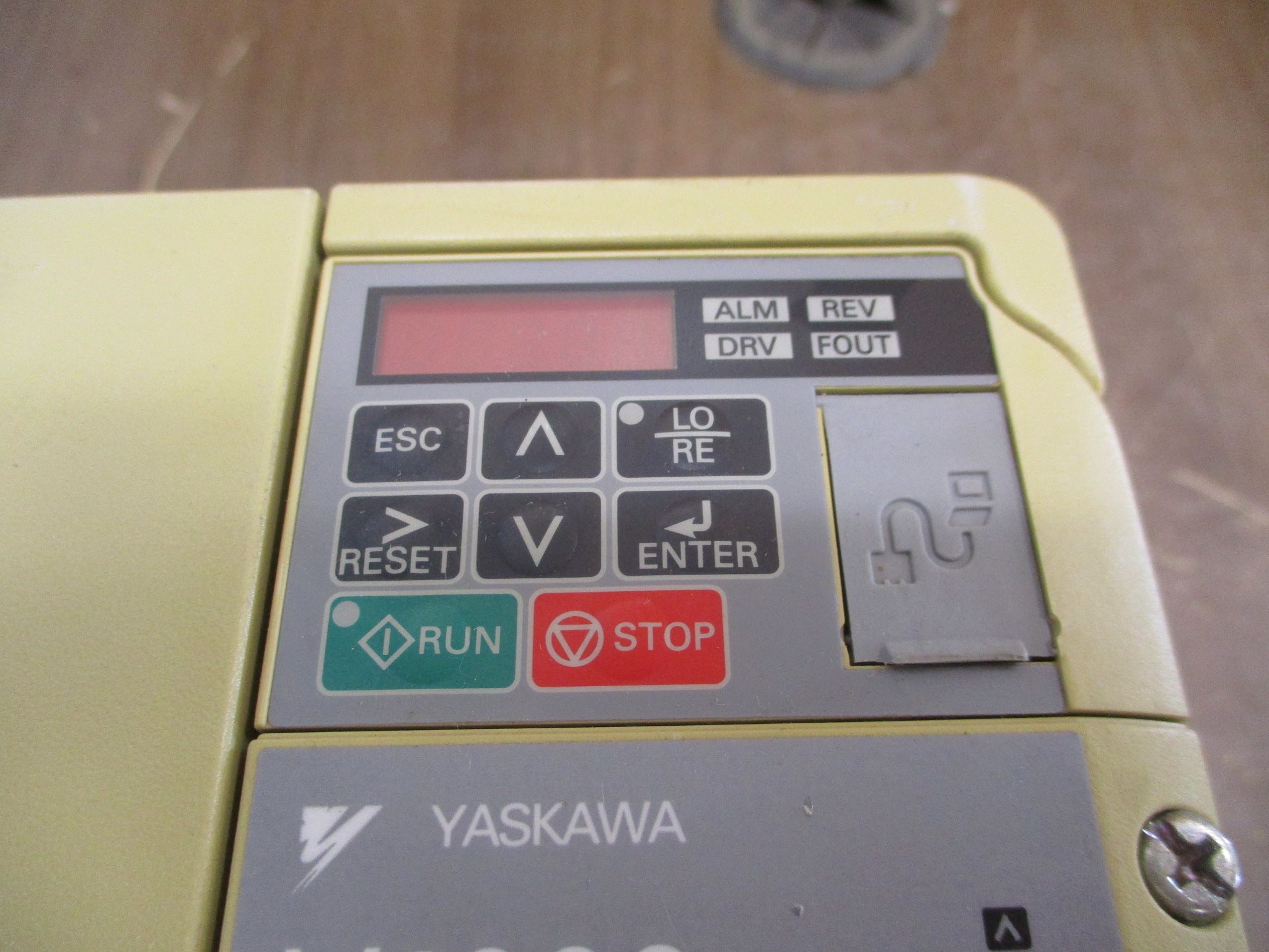 Yaskawa V1000 AC Drive CIMR-VU4A0018FAA 10HP 3Ph w/ Keypad Used