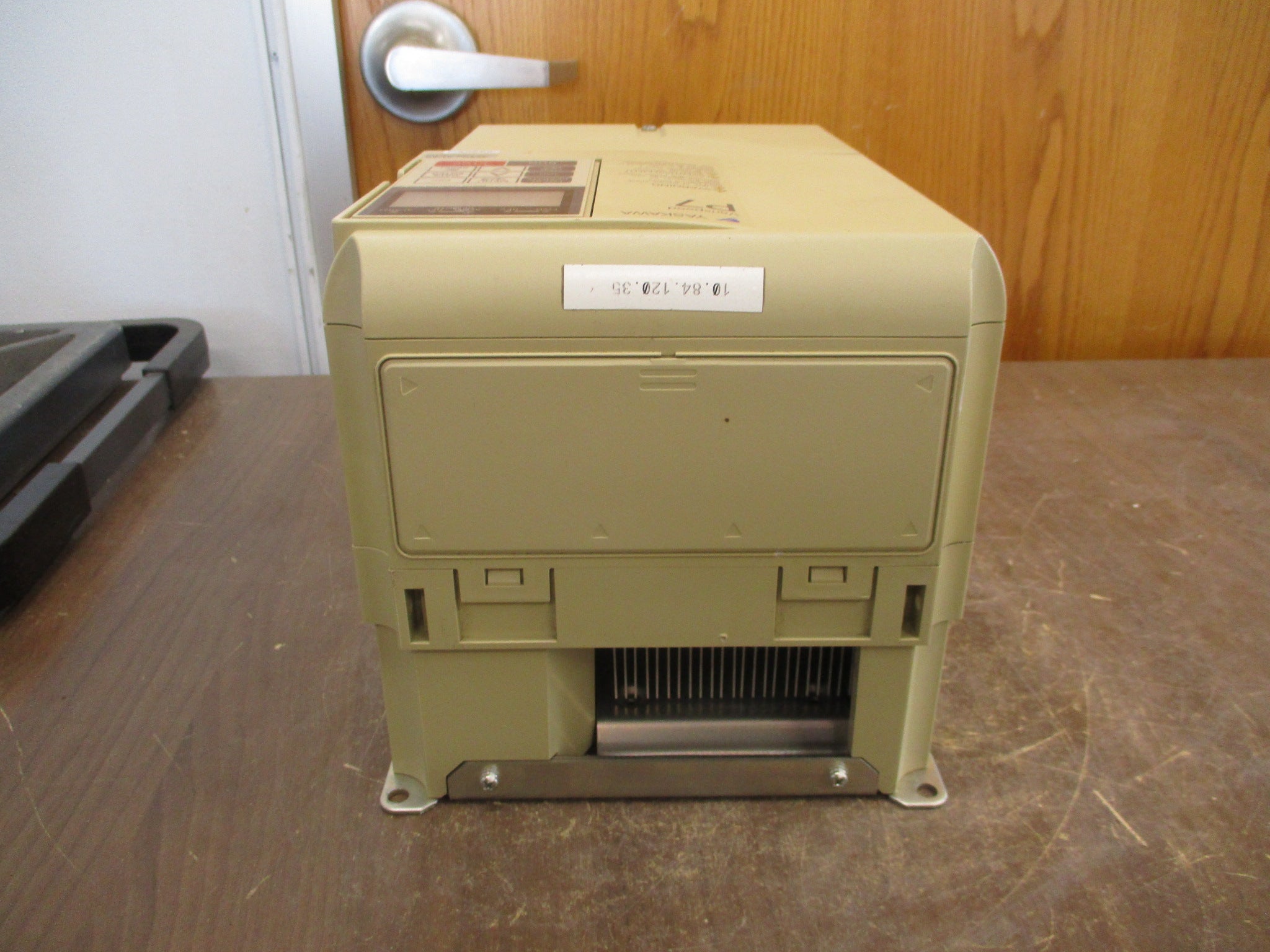 Yaskawa Varispeed P7 AC Drive CIMR-P7U4011 20HP 3Ph w/ Keypad Used