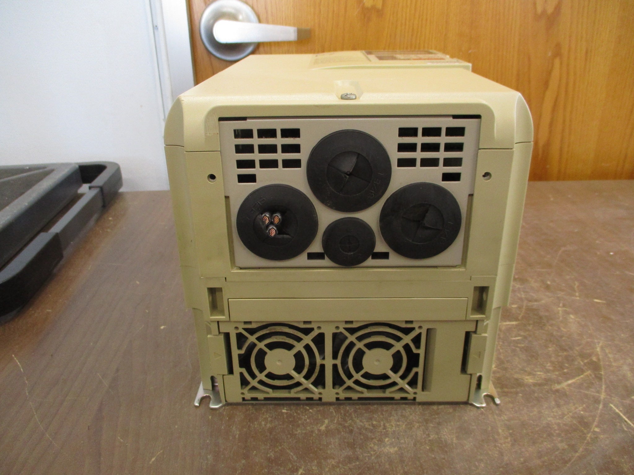 Yaskawa Varispeed P7 AC Drive CIMR-P7U4011 20HP 3Ph w/ Keypad Used
