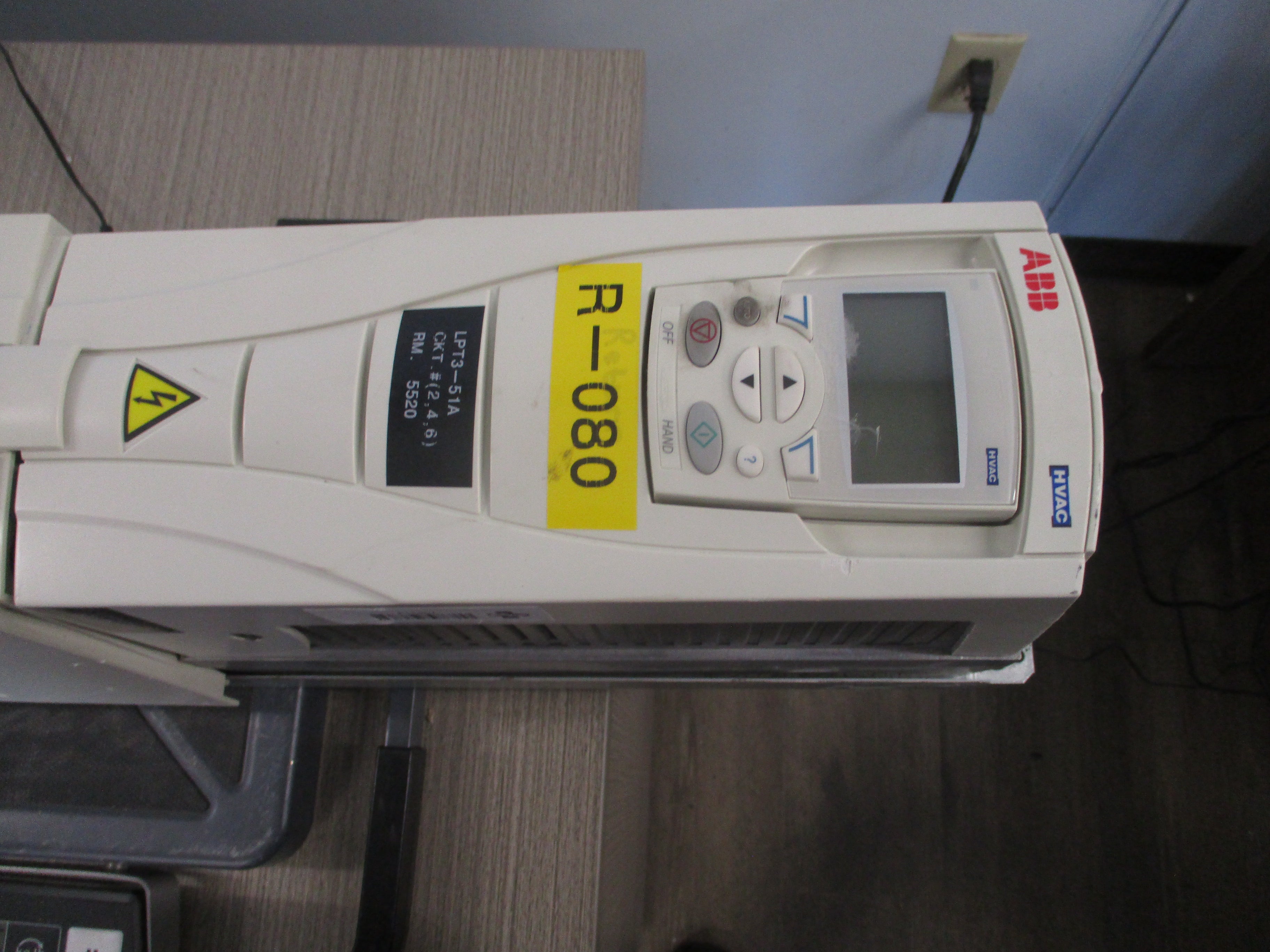 ABB ACH550-AC Drive W/Bypass ACH550-VCR-06A6-2+F267 1.5HP 3Ph Input: 3PH 48-63Hz