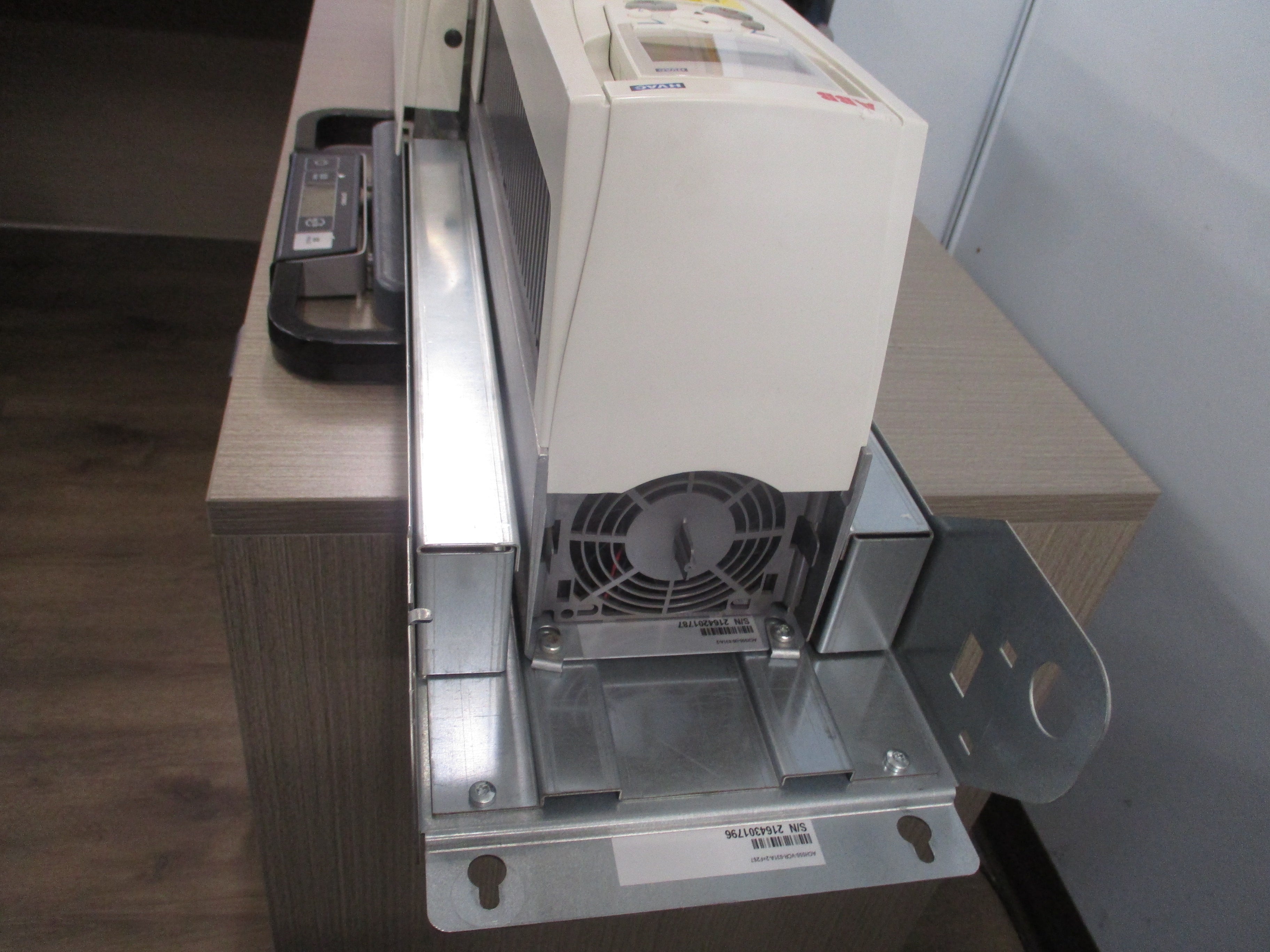 ABB ACH550 AC Drive W/Bypass ACH550-VCR-031A-2+F267 10HP 3Ph Input: 3PH 48-63Hz