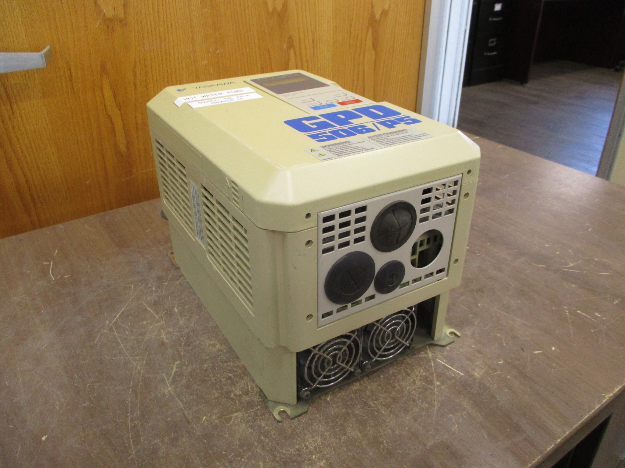 Yaskawa GPD 506/P5 AC Drive CIMR-P5M47P5 15HP 3Ph w/ Keypad Used