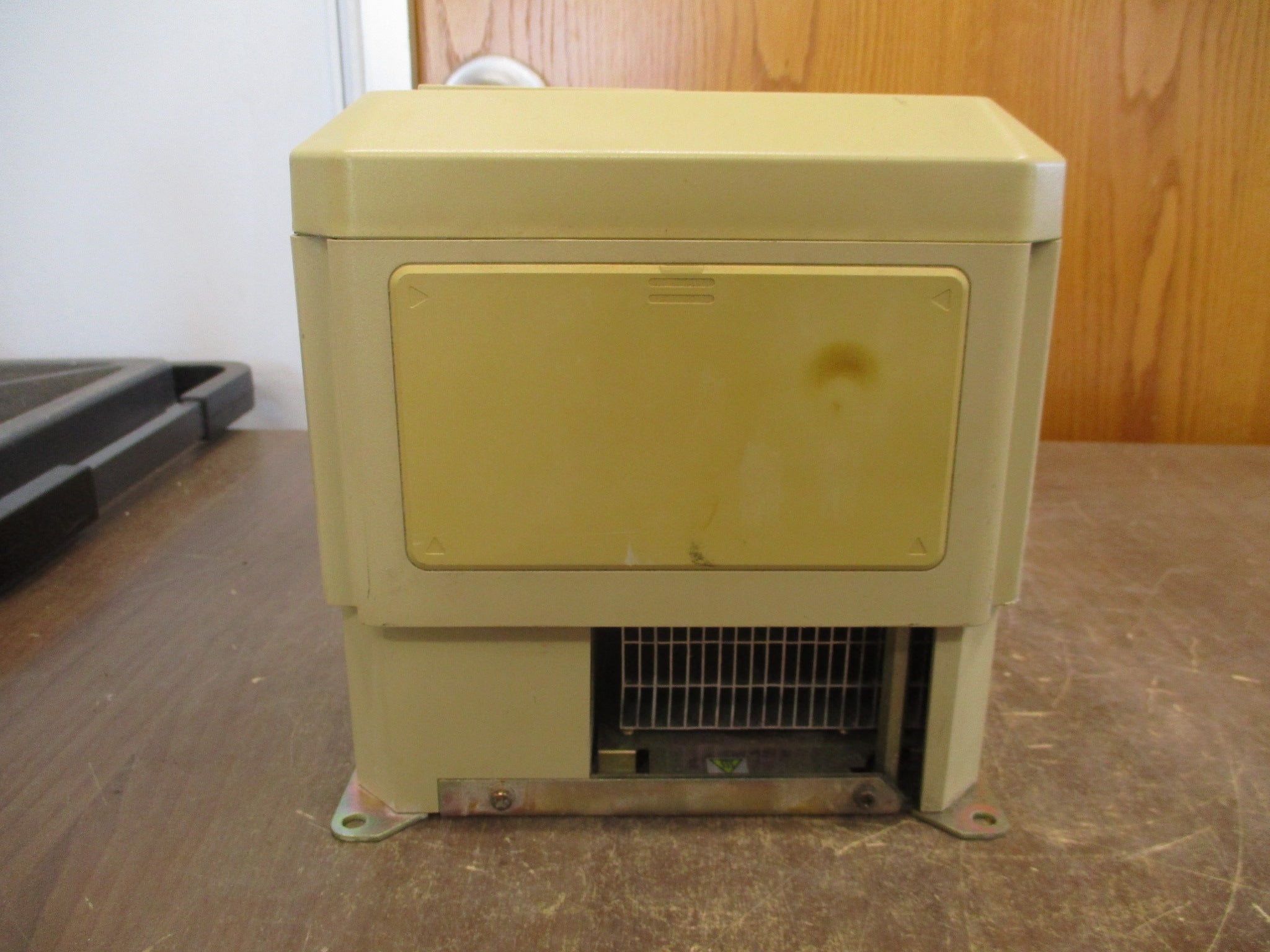 Yaskawa GPD 506/P5 AC Drive CIMR-P5M47P5 15HP 3Ph w/ Keypad Used