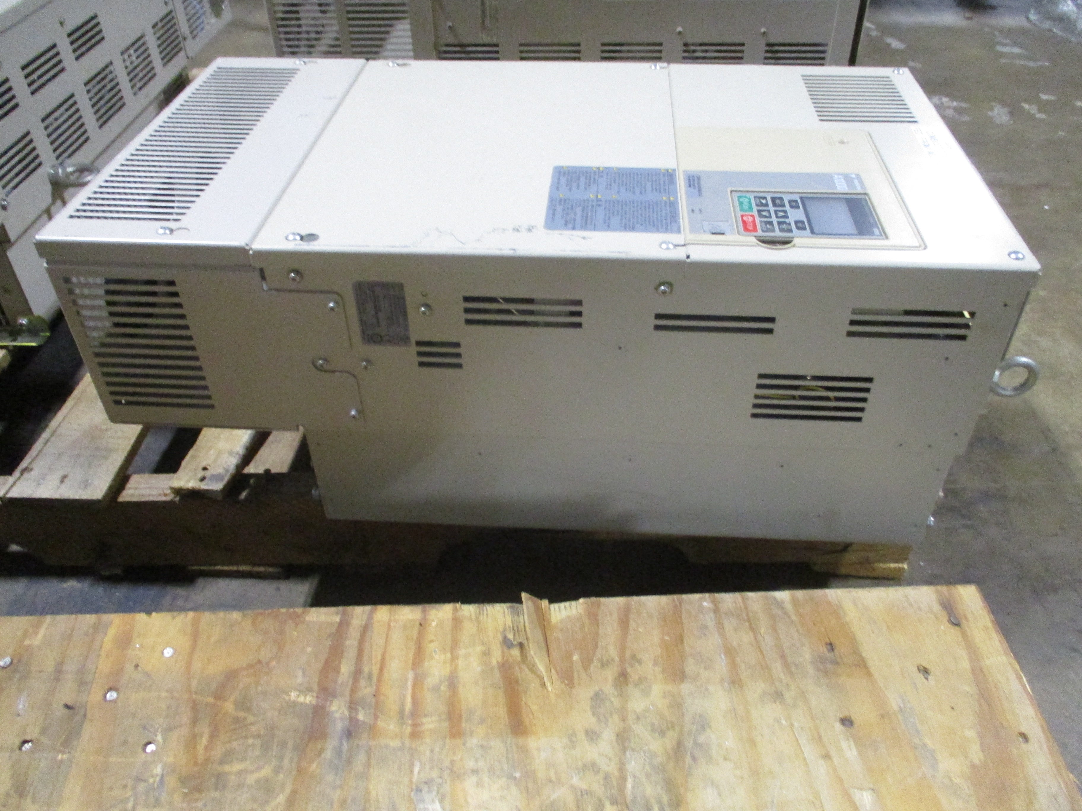 Yaskawa A1000 AC Drive CIMR-AU4A0088FAA 60HP 3Ph Input: AC3PH 380-480V 50/60Hz 8