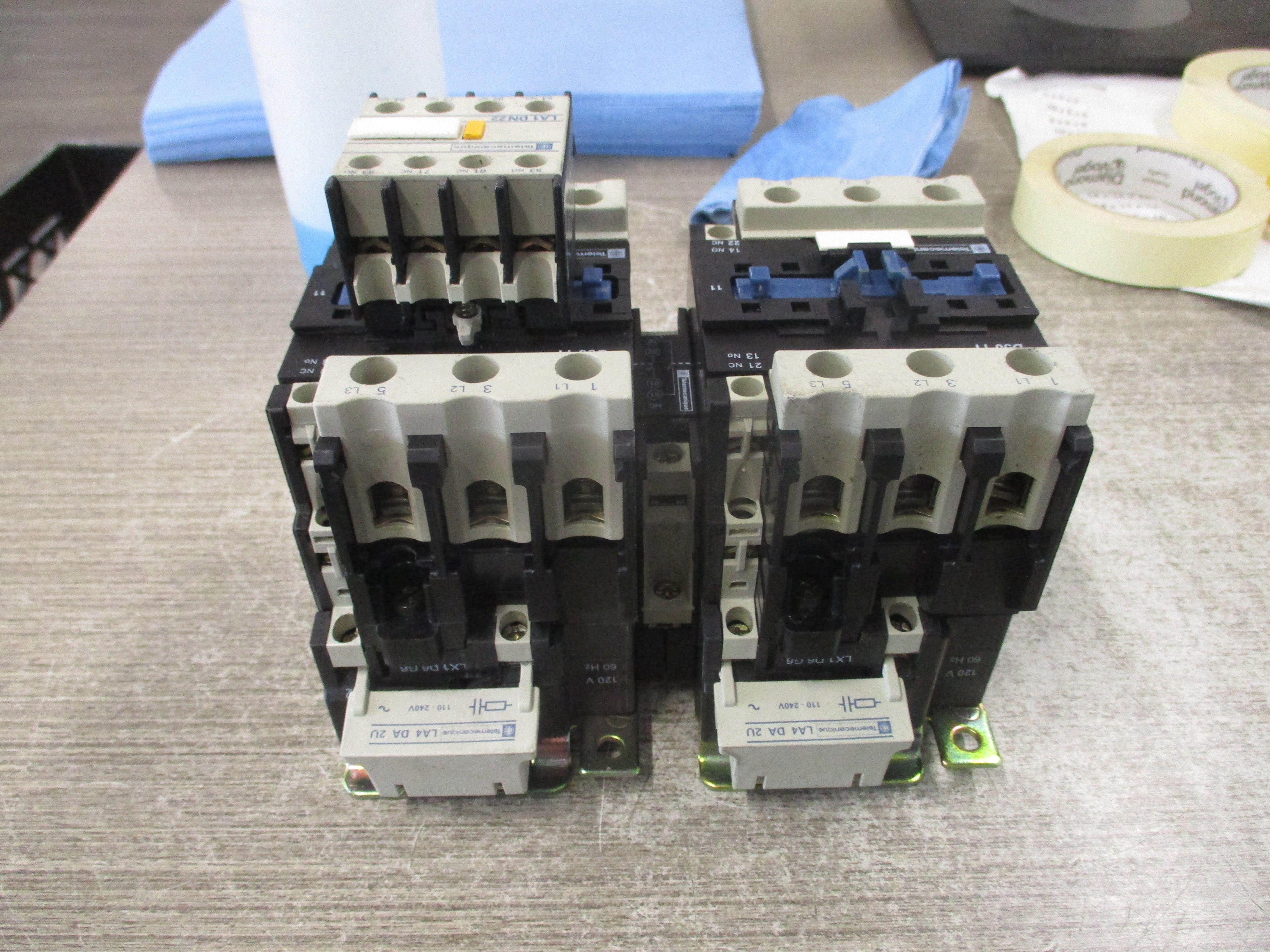 Telemecanique Reversing Contactor LC1 D50 11 120V Coil 70A 600V W/(1) Aux Contact Block Used