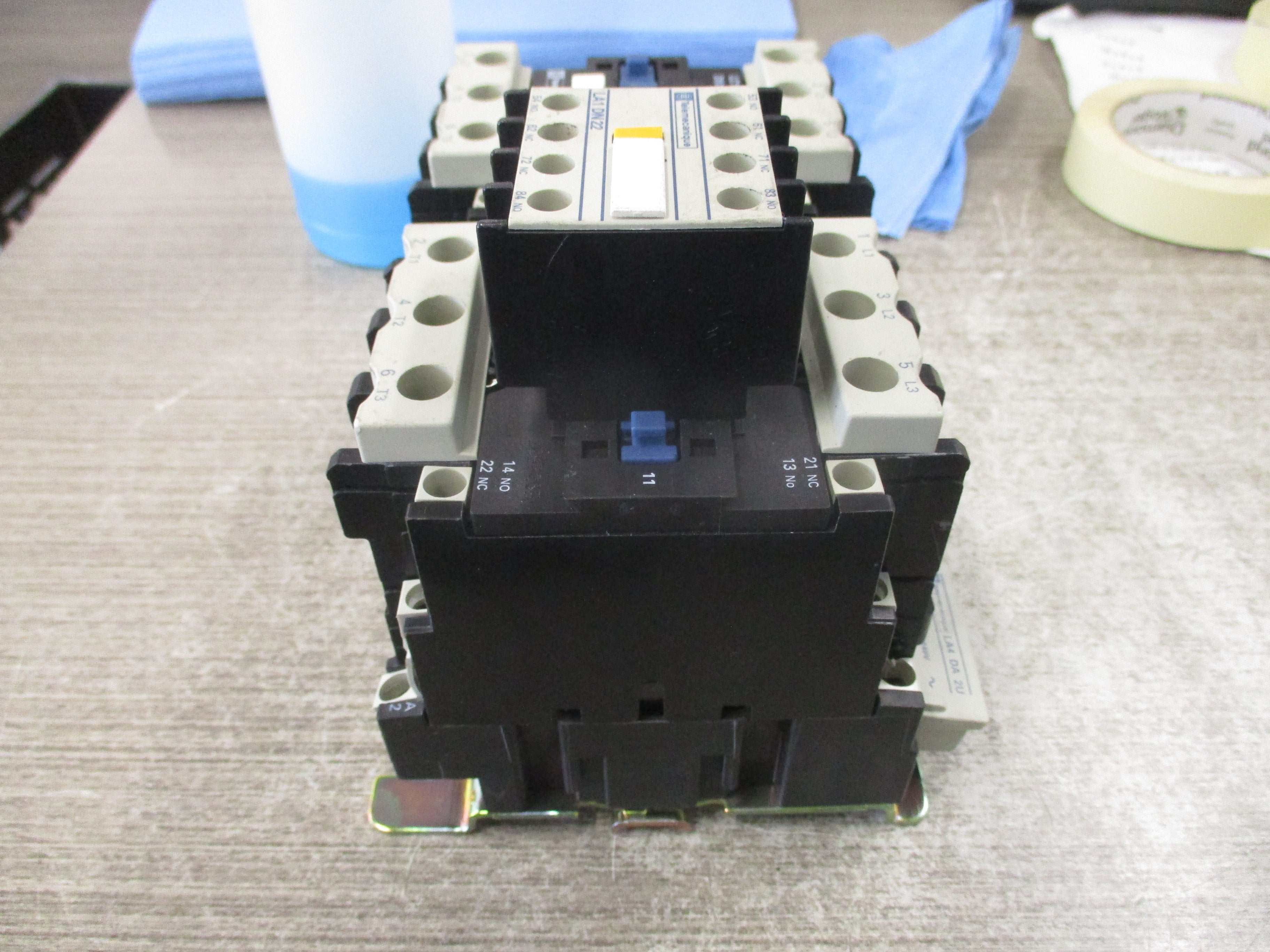 Telemecanique Reversing Contactor LC1 D50 11 120V Coil 70A 600V W/(1) Aux Contact Block Used