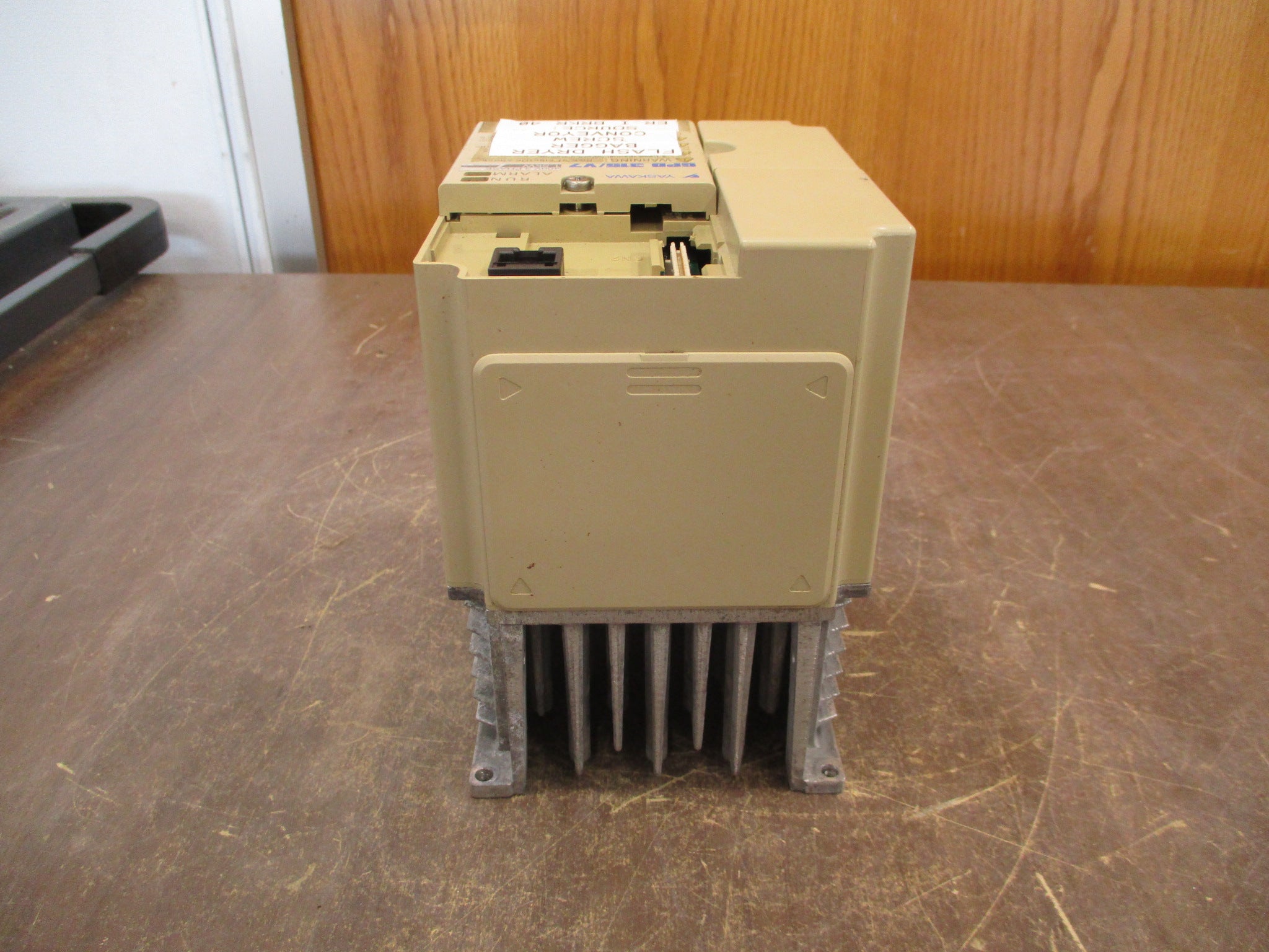 Yaskawa GPD 315/V7 AC Drive CIMR-V7AM41P5 2HP 3Ph Used