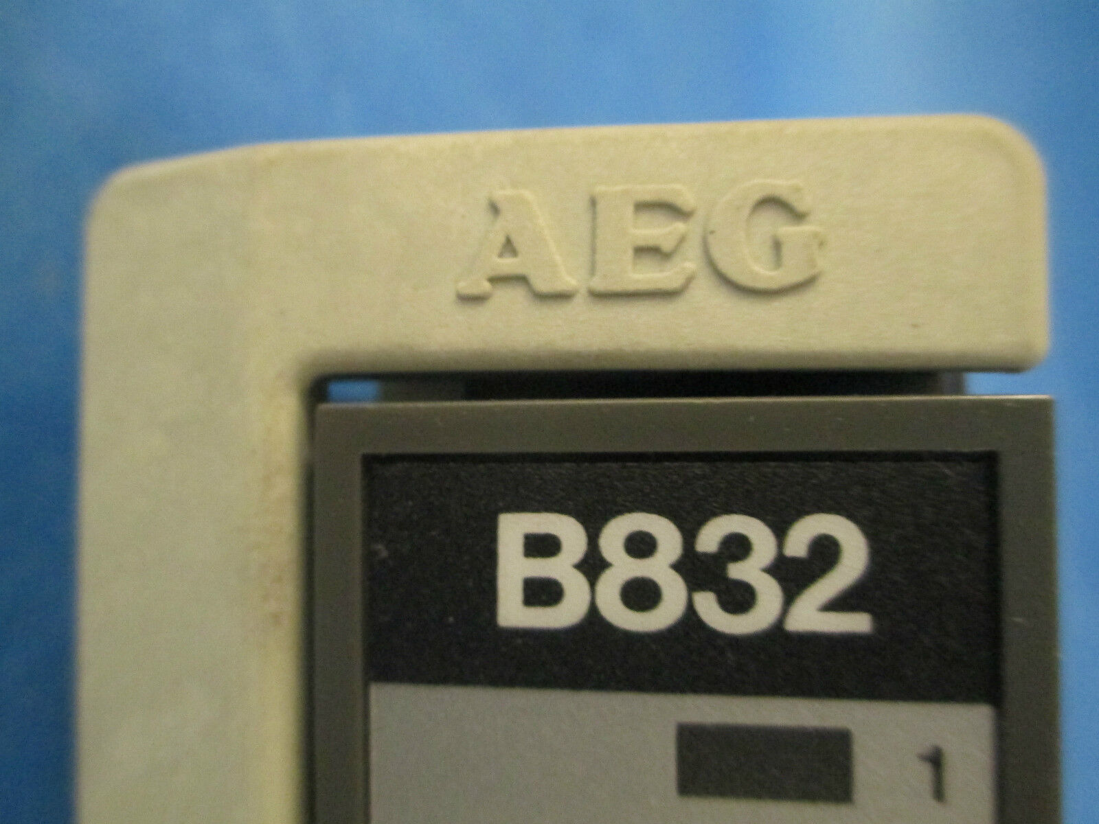 Modicon B832-016, AS-B832-016, 800 I/O 24VDC TRU LO OUT 16pt