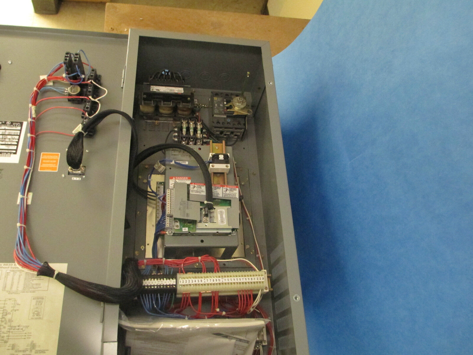 Square D EconoFlex FLEX58KU18N4, 460V, 2.1A, 1HP, .75KW Used