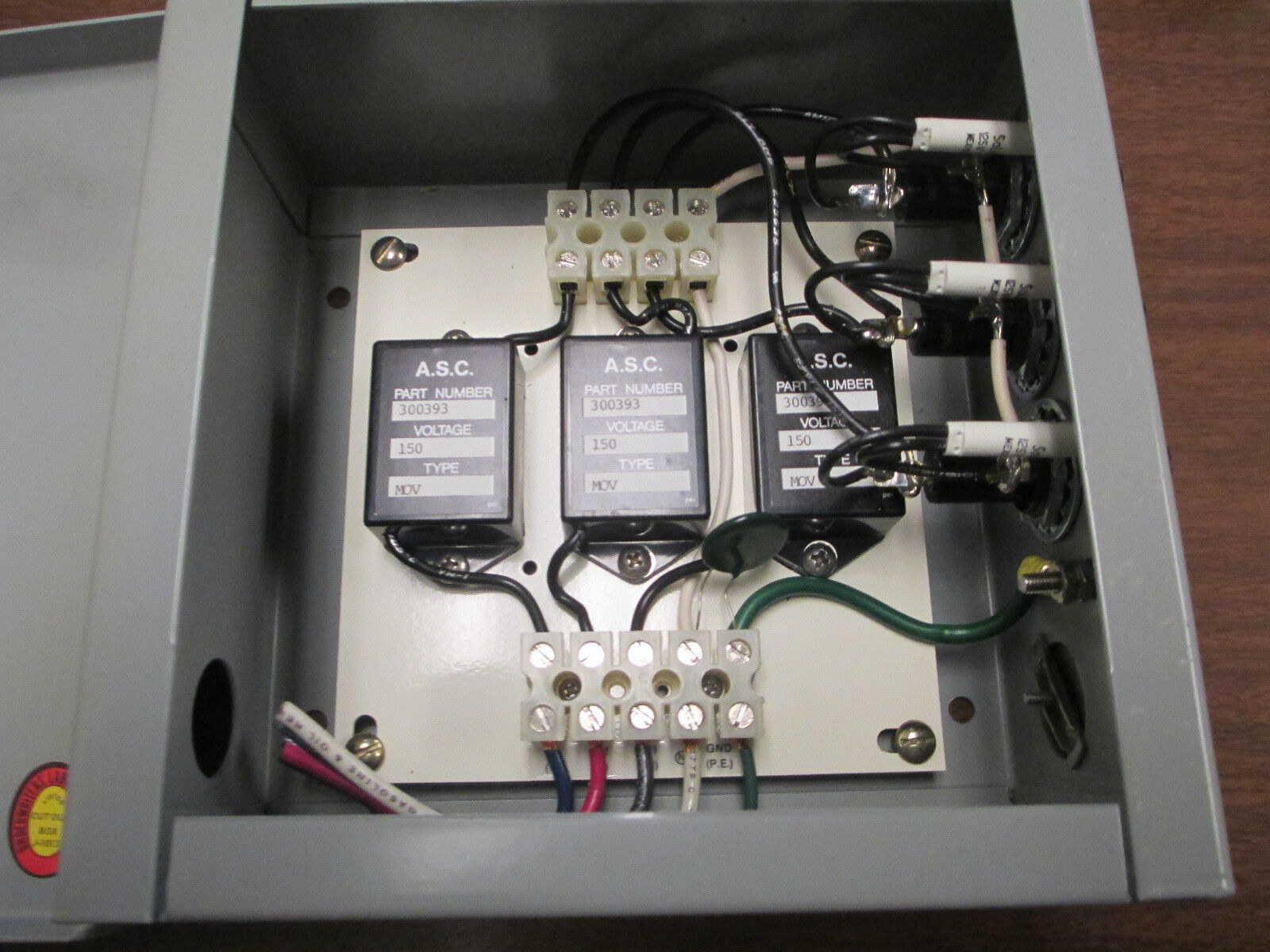 Unisys Transient Voltage Suppressor 57-5303-607, 120/208V 3PH 47-63Hz