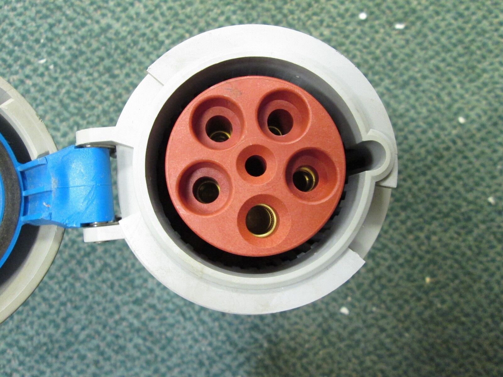 Cooper Receptacle CW560C9W 60A 120/208VAC 4P 5W NEMA 4X Rated