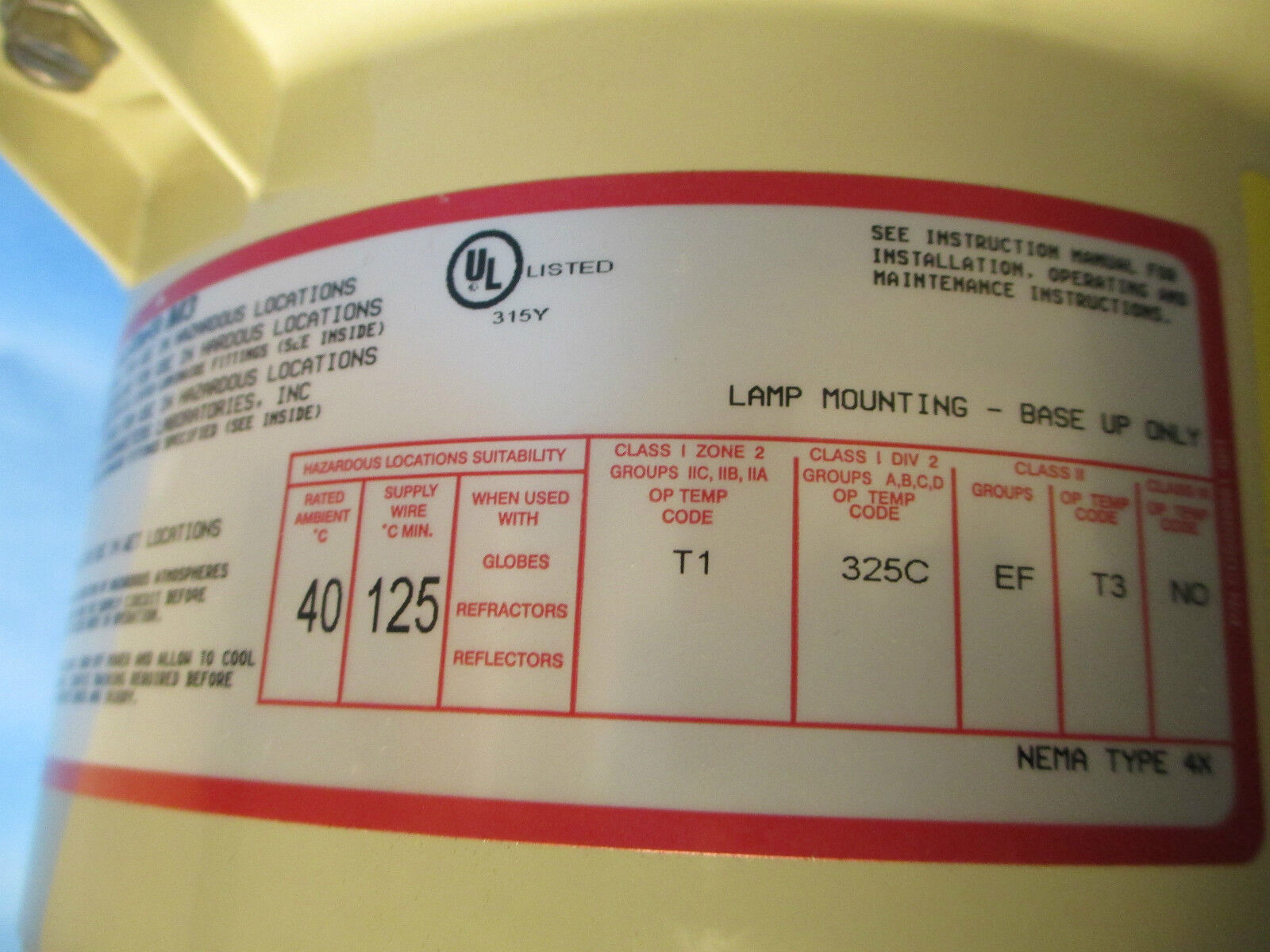 Thomas & Betts Hazlux Hazlite M3 DSM15P120-R5P-L5EF, 150W New Surplus