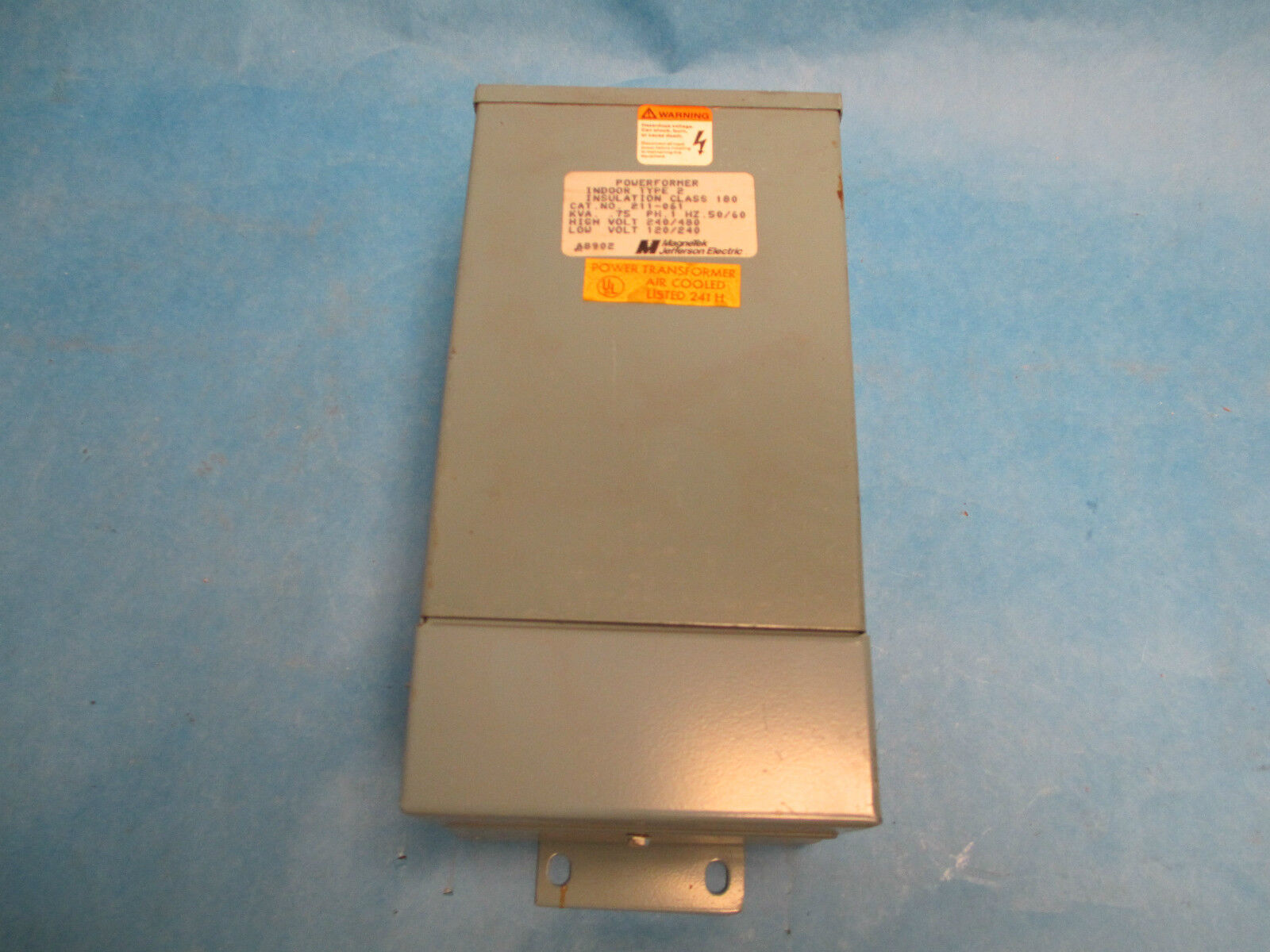 Jefferson Powerformer 211-061, .75 KVA 240/480V Pri. 120/240V Sec.