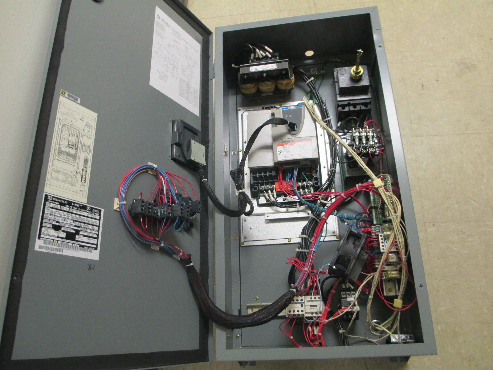 Square D E-Flex Motor Controller ATV61HD11N4 15HP 15 KW 27A 460V Used