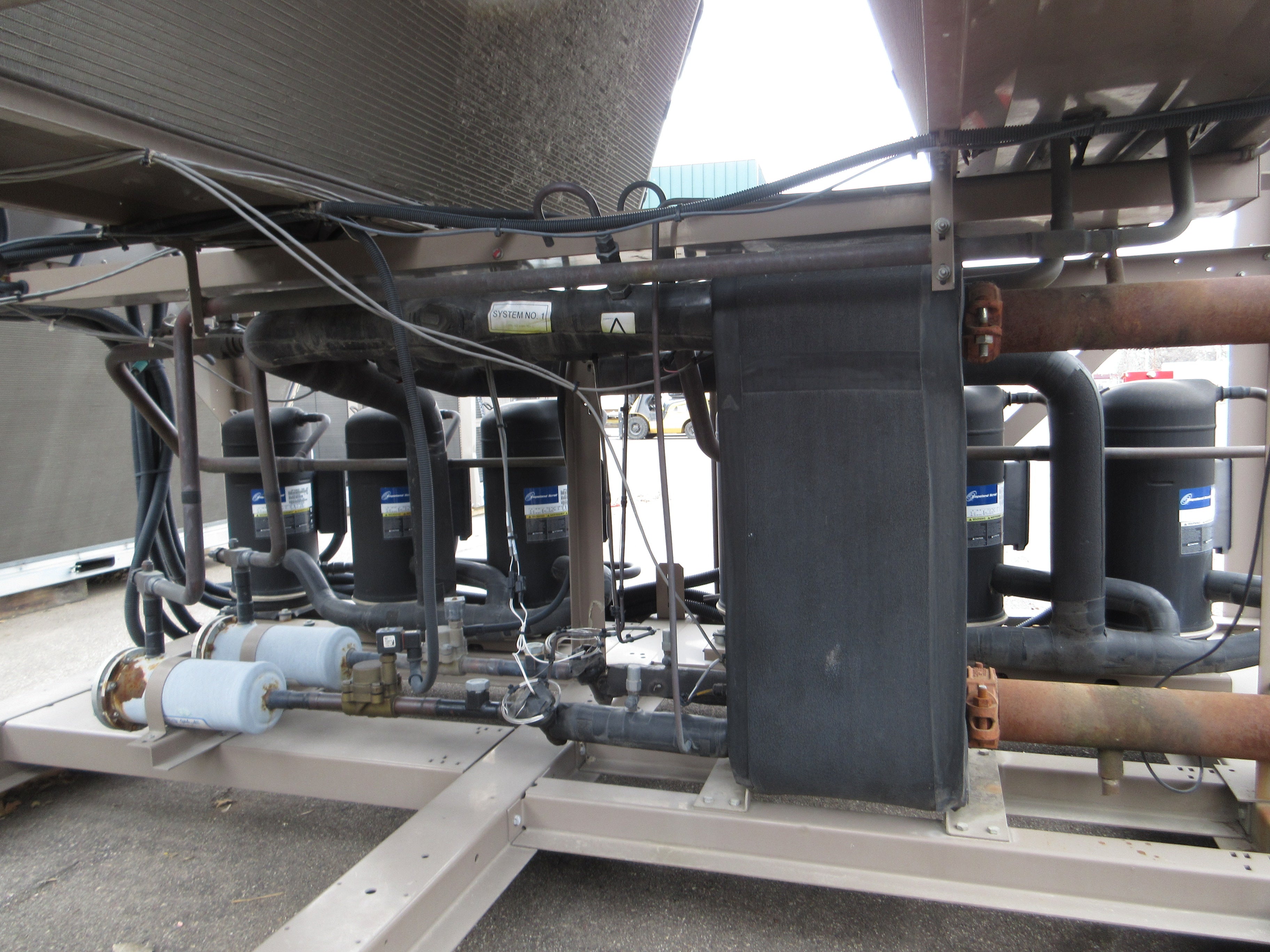 York YLAA Scroll Air Cooled Chiller YLAA0070SE46XCB 70 ton 460V 3Ph R410A Used