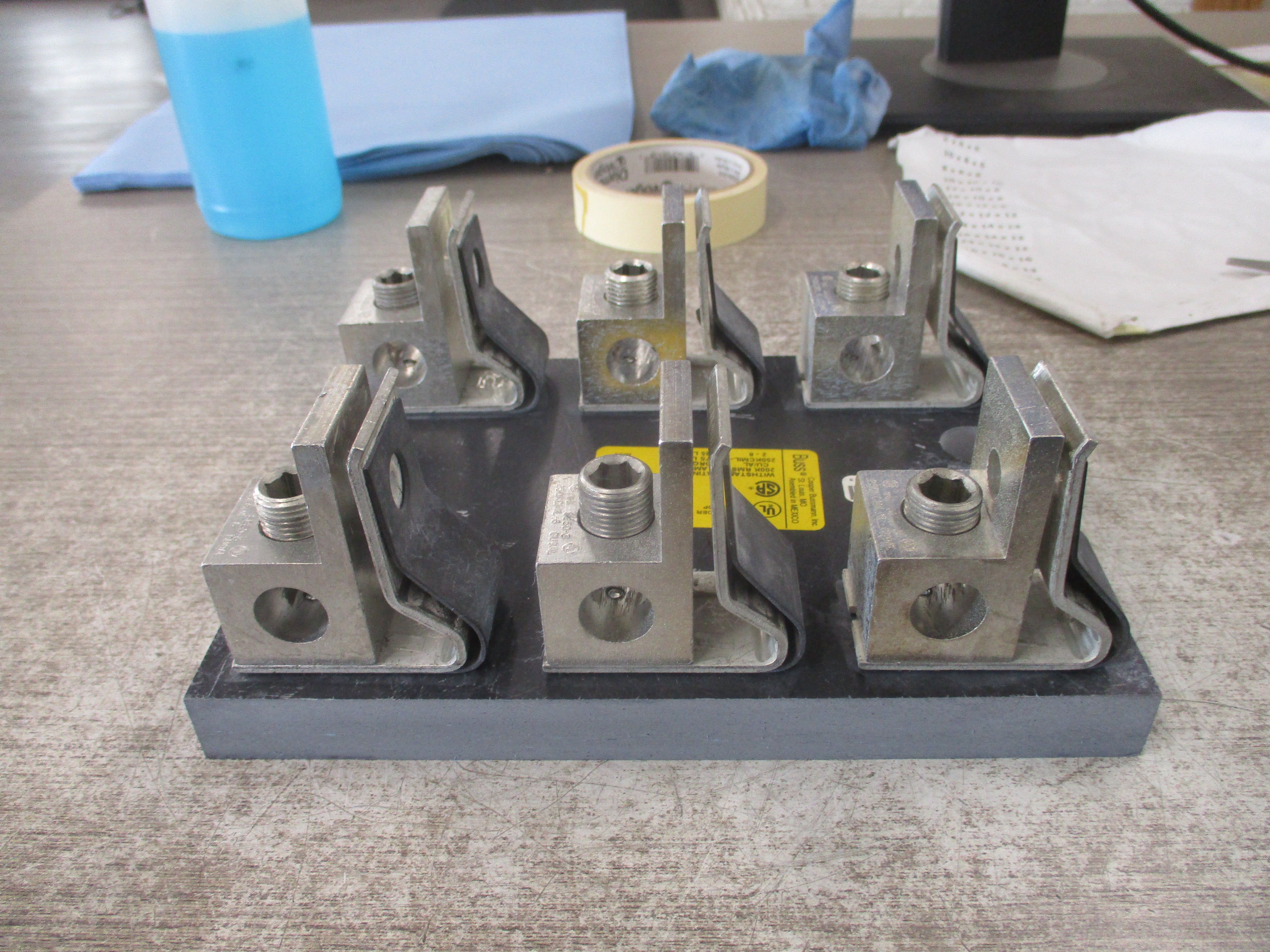 Cooper Bussmann Buss Fuse Block J60200-3CR 200A 600V 3P Used