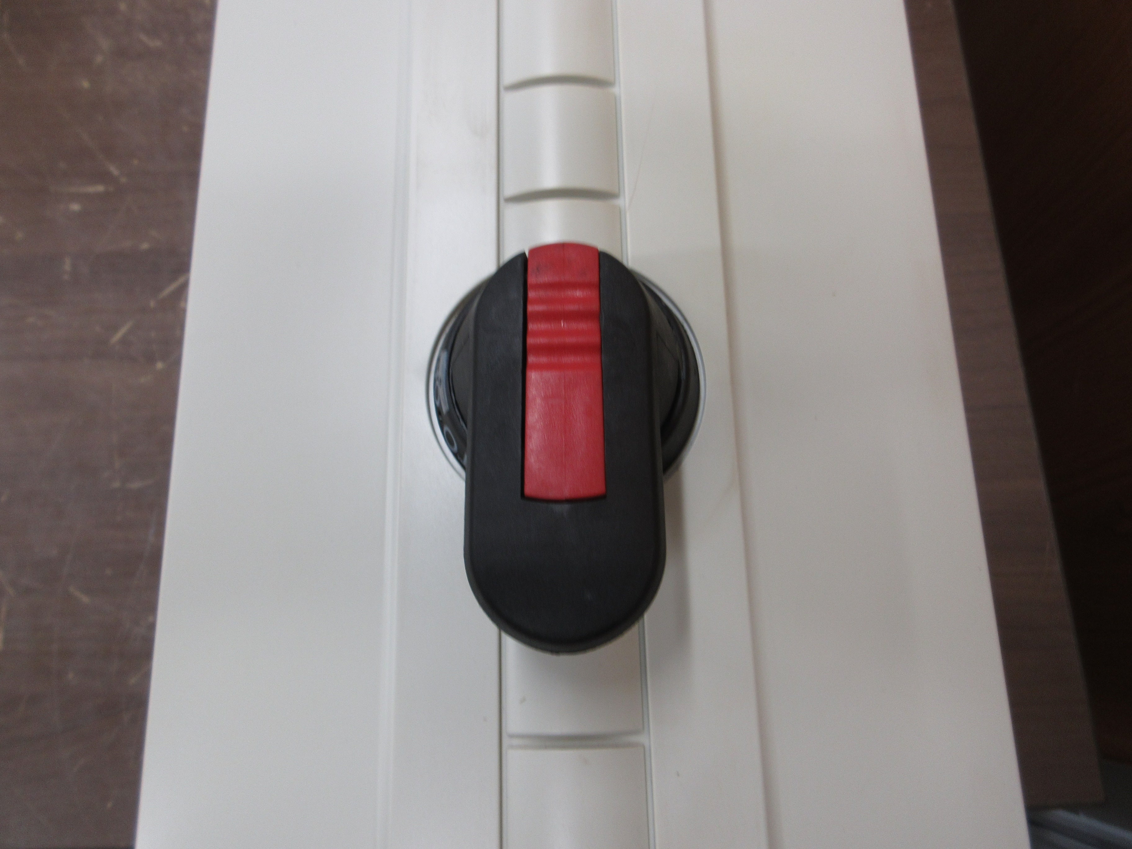 ABB ACH550 AC Drive w/ Bypass ACH550-VCR-046A-2+F267 15HP 3Ph w/ Keypad Used