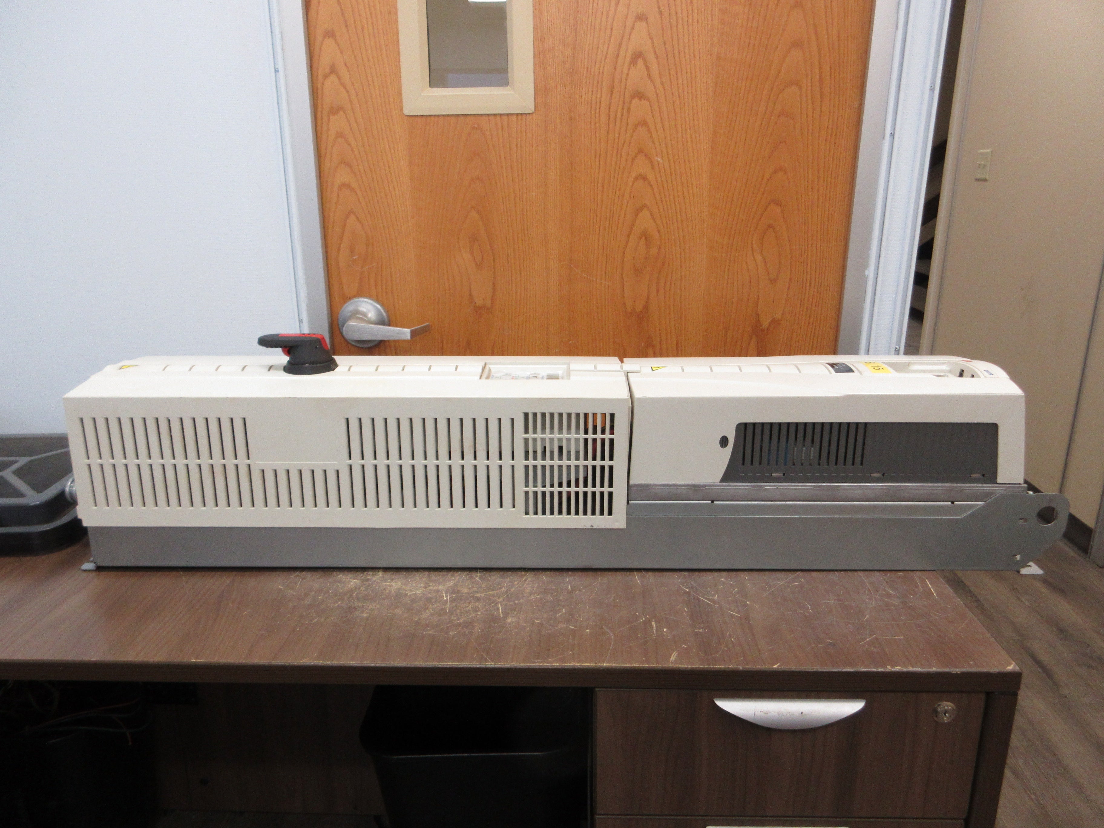 ABB ACH550 AC Drive w/ Bypass ACH550-VCR-046A-2+F267 15HP 3Ph w/ Keypad Used