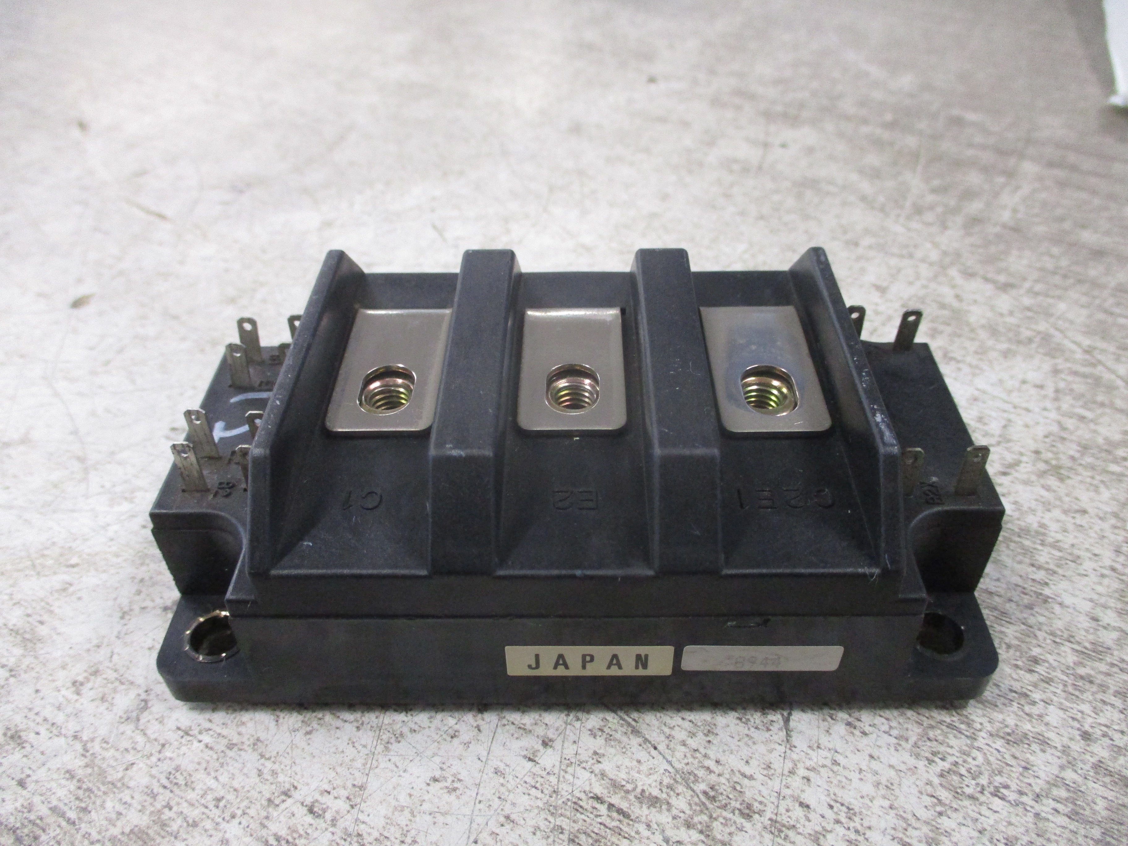 ABB ACH550 AC Drive w/ Bypass ACH550-VCR-012A-2+F267 3HP 3Ph w/ Keypad Used