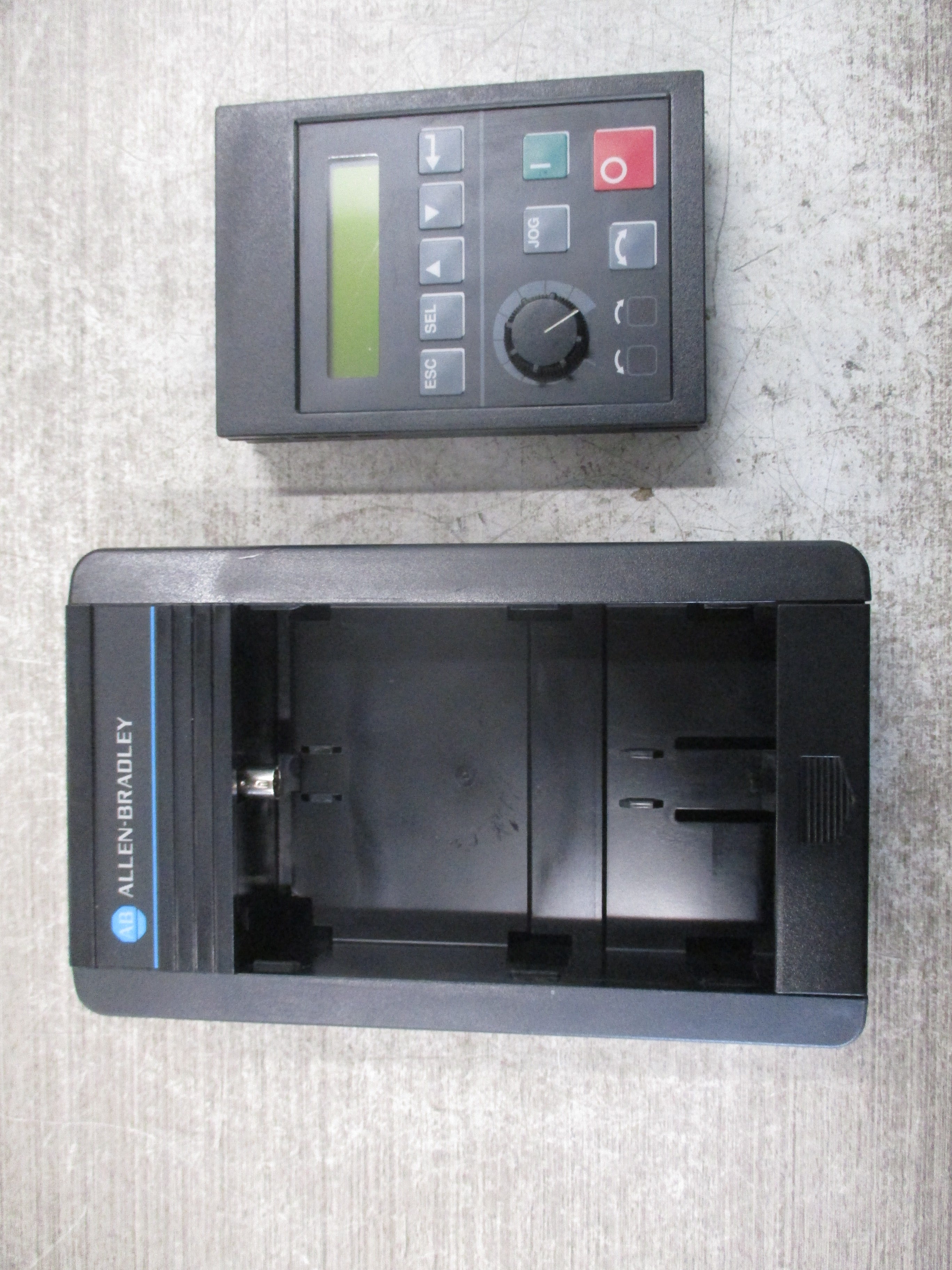 ABB ACH550 AC Drive w/ Bypass ACH550-VCR-012A-2+F267 3HP 3Ph w/ Keypad Used