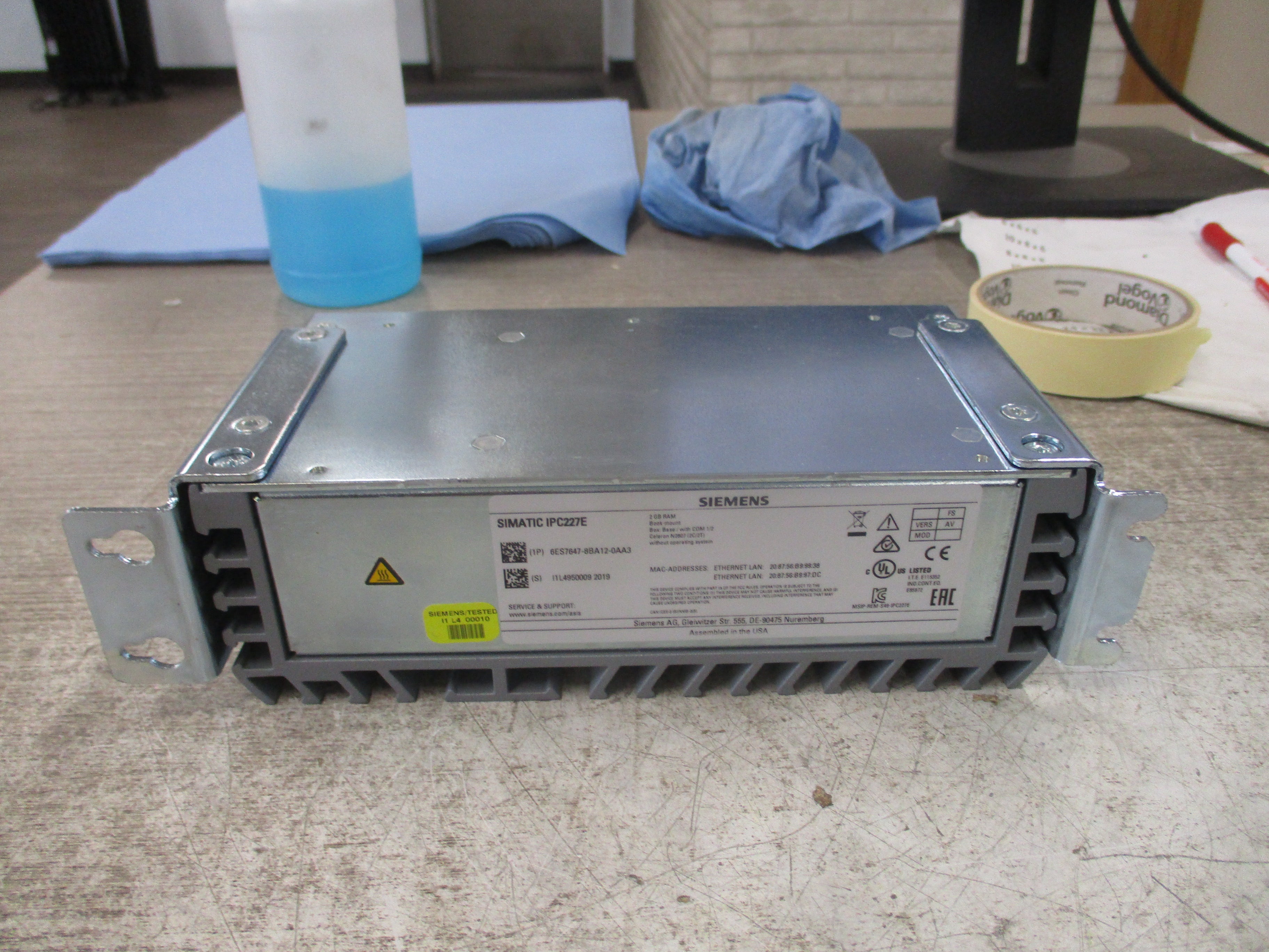 Siemens IPC227E Nano box PC 6ES7647-8BA12-0AA3 Intel Celeron N2807 2GB RAM Used