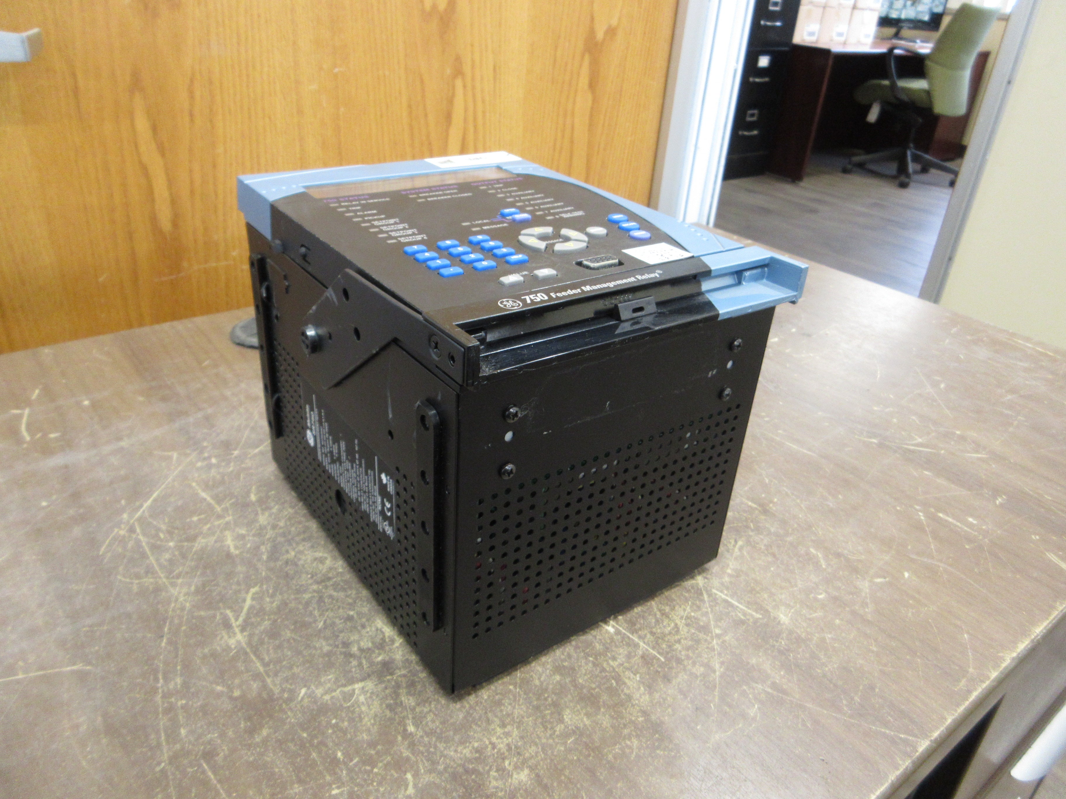 GE Multilin SR750 Feeder Management Relay 750-P5-G5-D5-L0-A1-R-E Used
