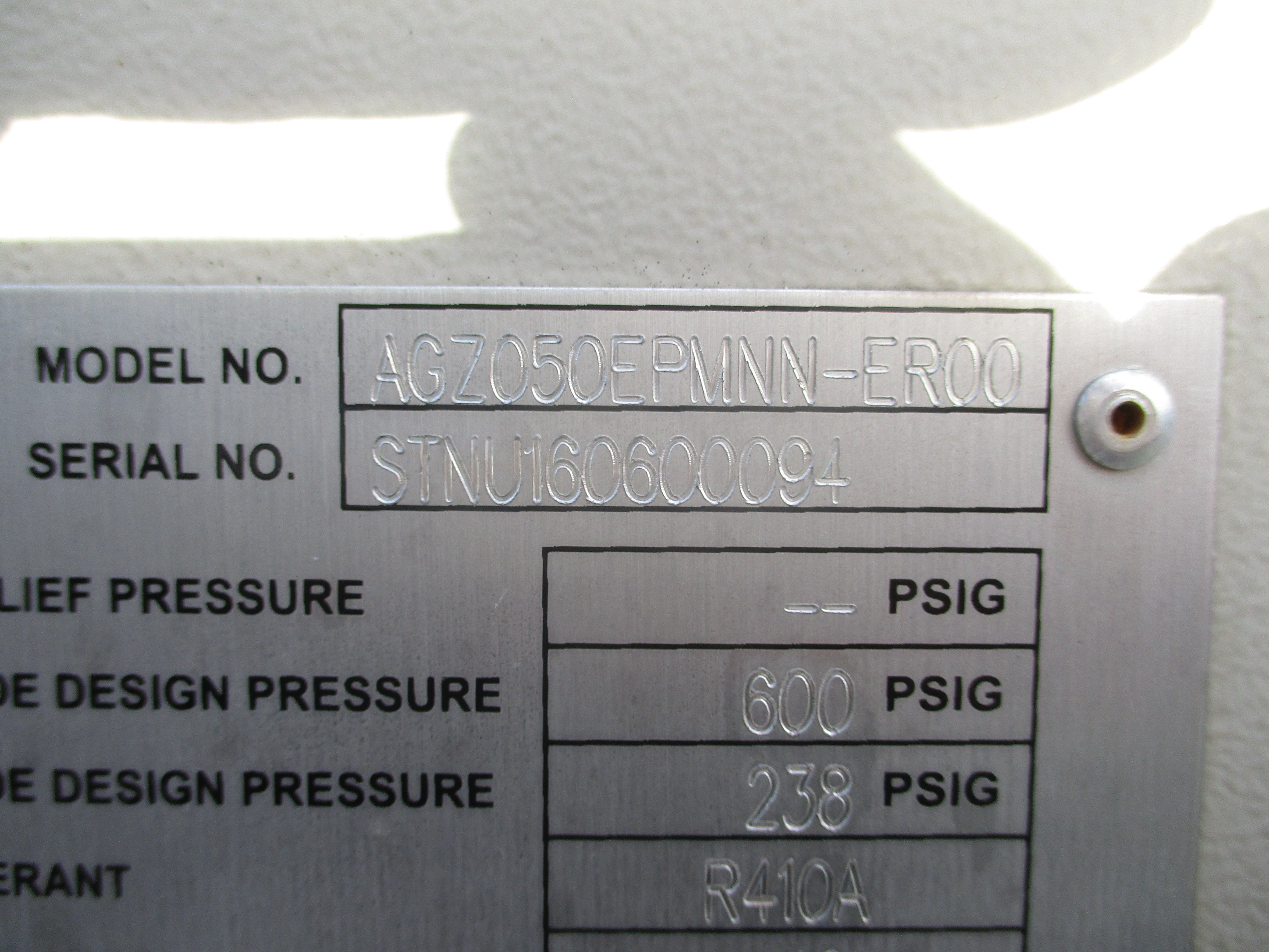 Daikin Air Cooled Chiller AGZ050EPMNN-ER00 50 Ton 208V 3Ph Still Charged