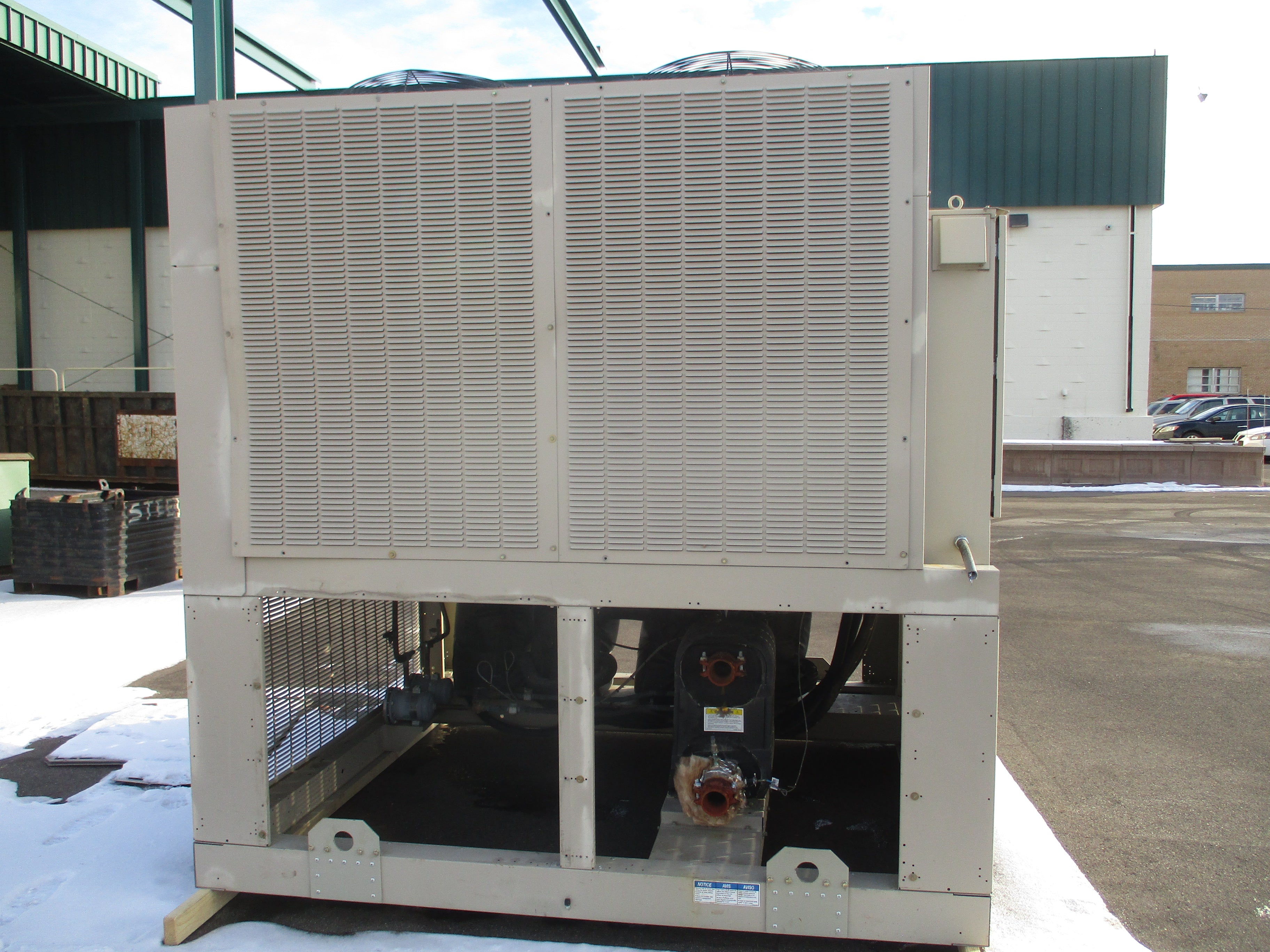 Daikin Air Cooled Chiller AGZ050EPMNN-ER00 50 Ton 208V 3Ph Still Charged