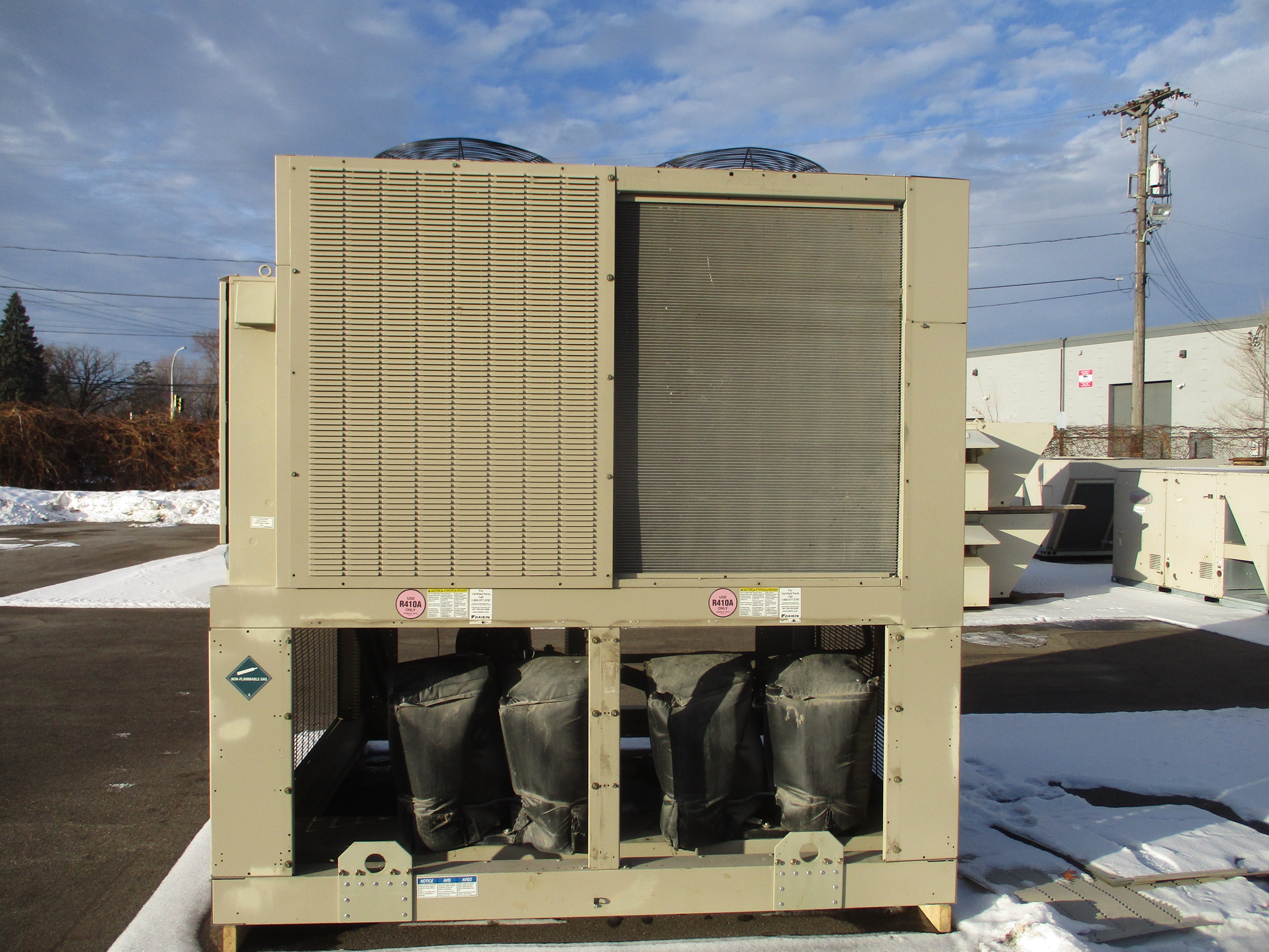 Daikin Air Cooled Chiller AGZ050EPMNN-ER00 50 Ton 208V 3Ph Still Charged