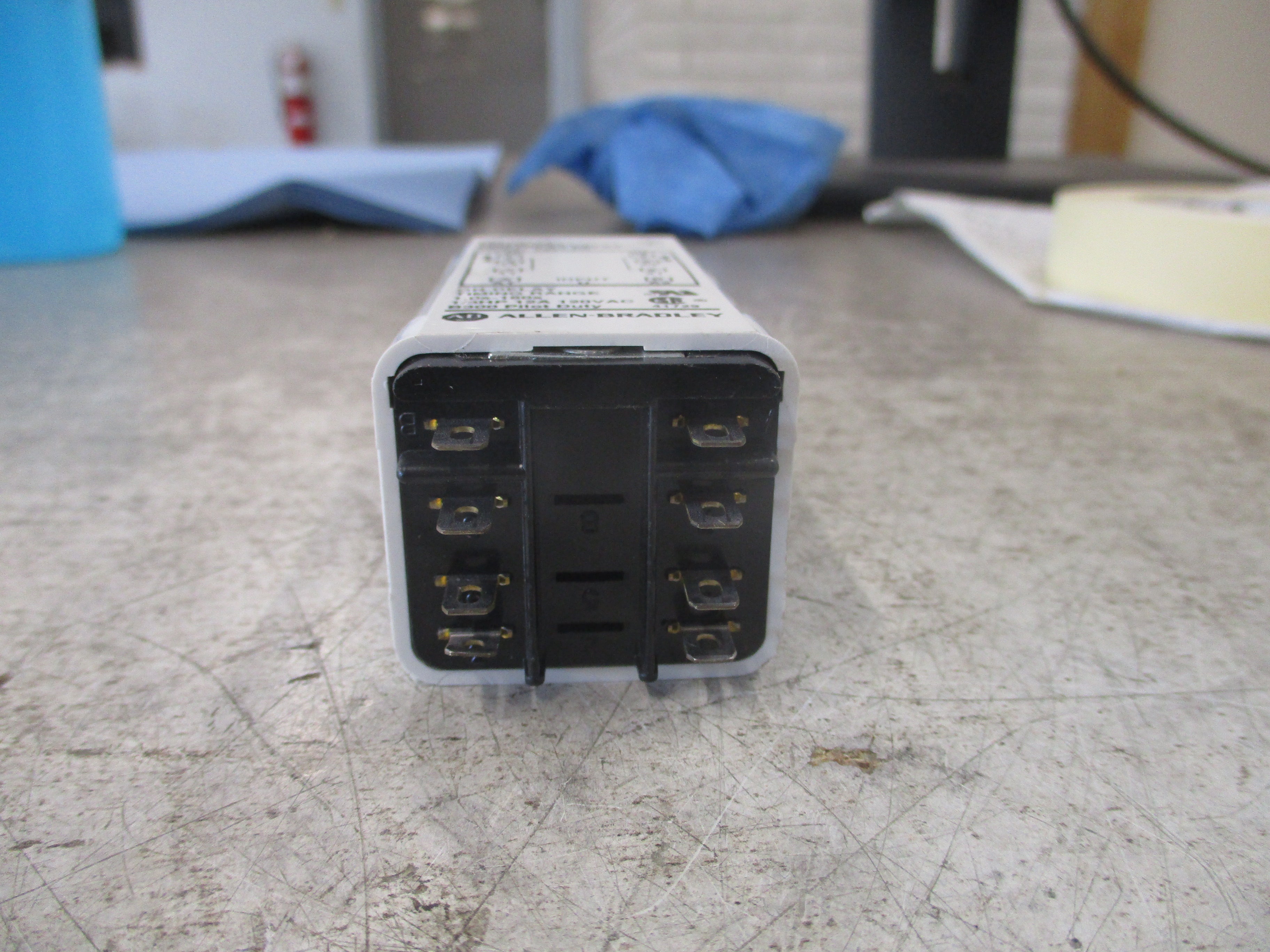 Allen-Bradley Time Delay Relay 700-HS12BA1 Ser. A On-delay Range: 1.0-180 sec