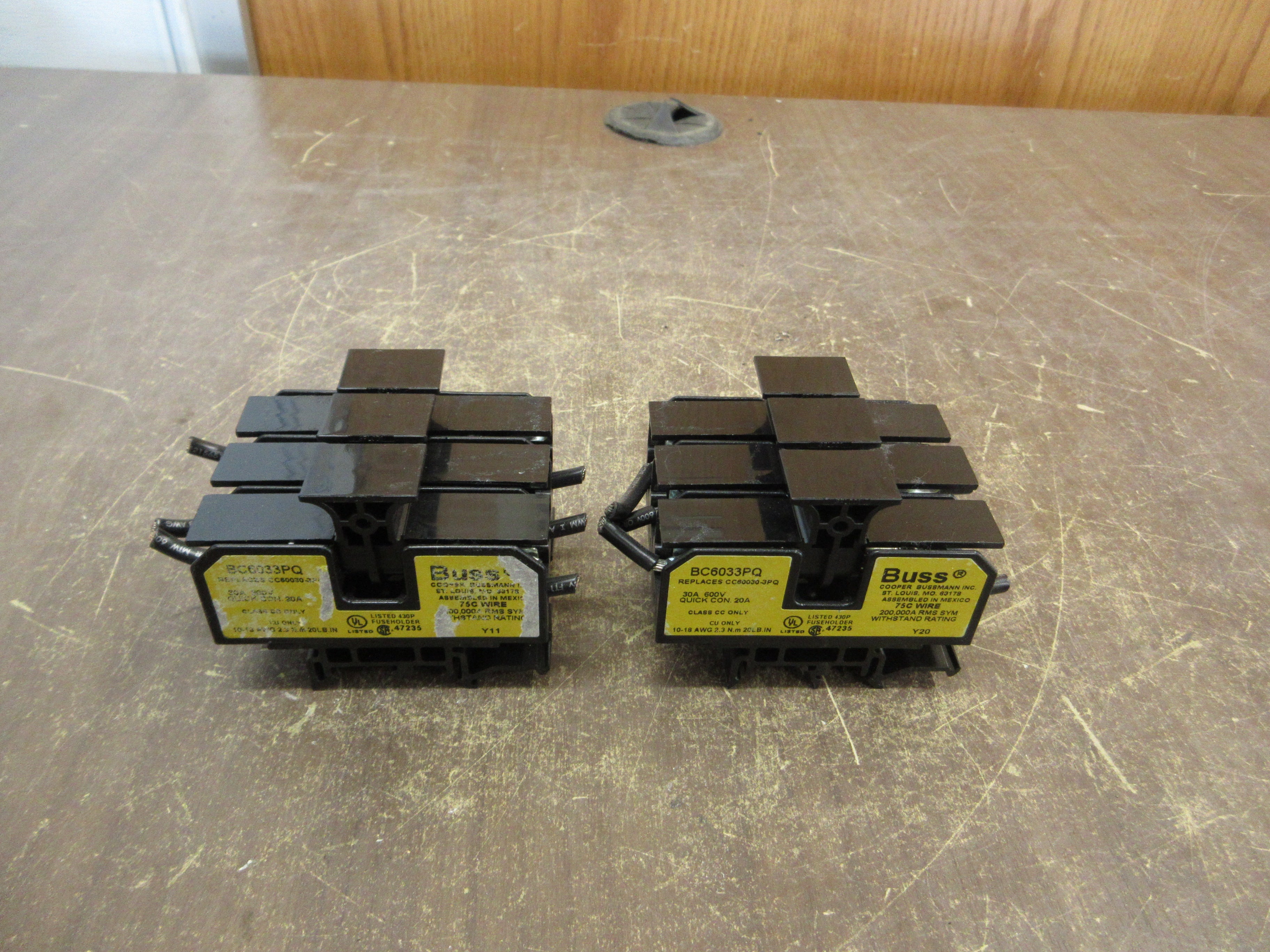 Buss Fuseholder BC6033PQ 30A 600V 3P *Lot of 2* *Damaged Mount* Used