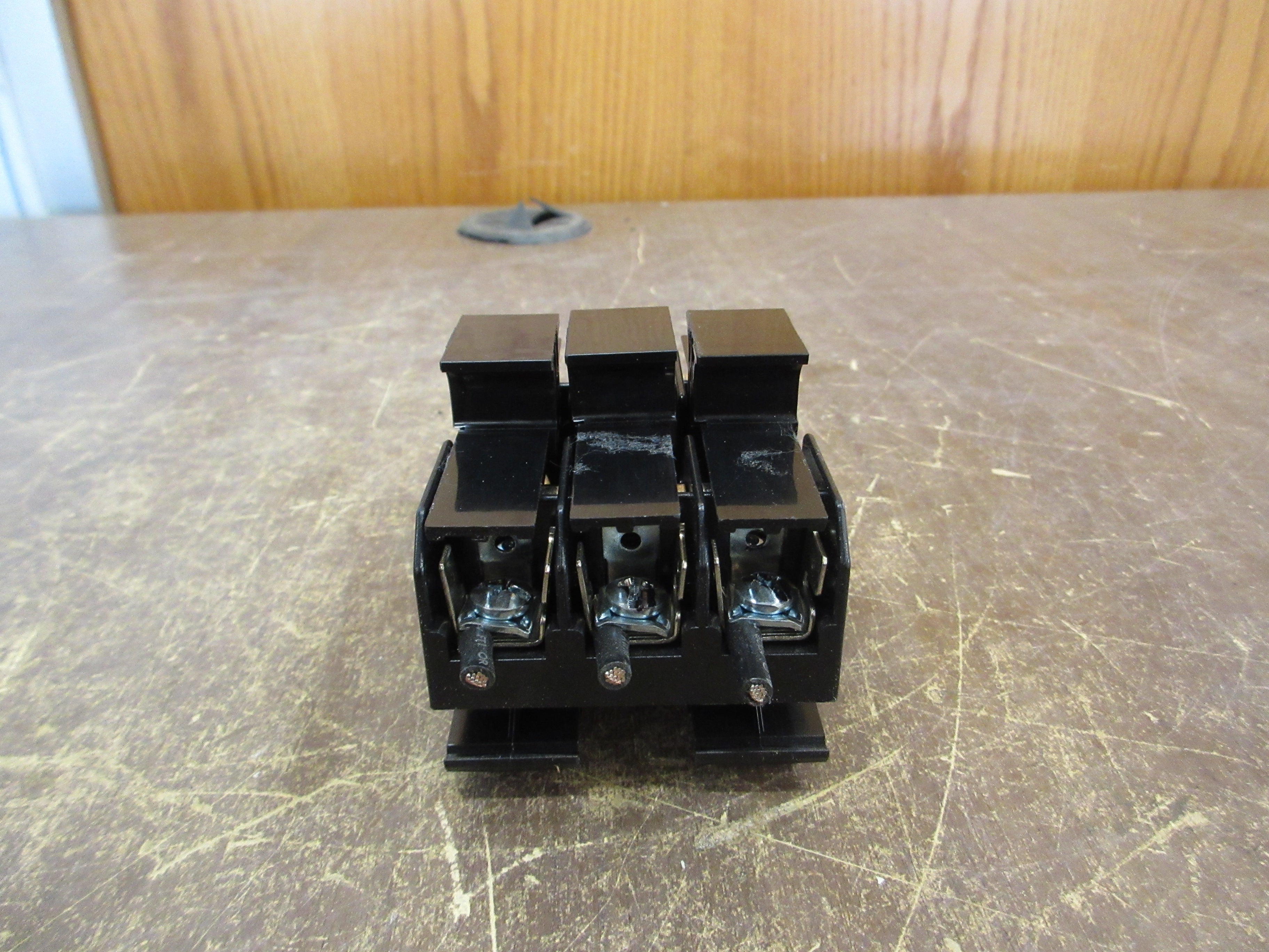 Buss Fuseholder BC6033PQ 30A 600V 3P *Lot of 2* *Damaged Mount* Used