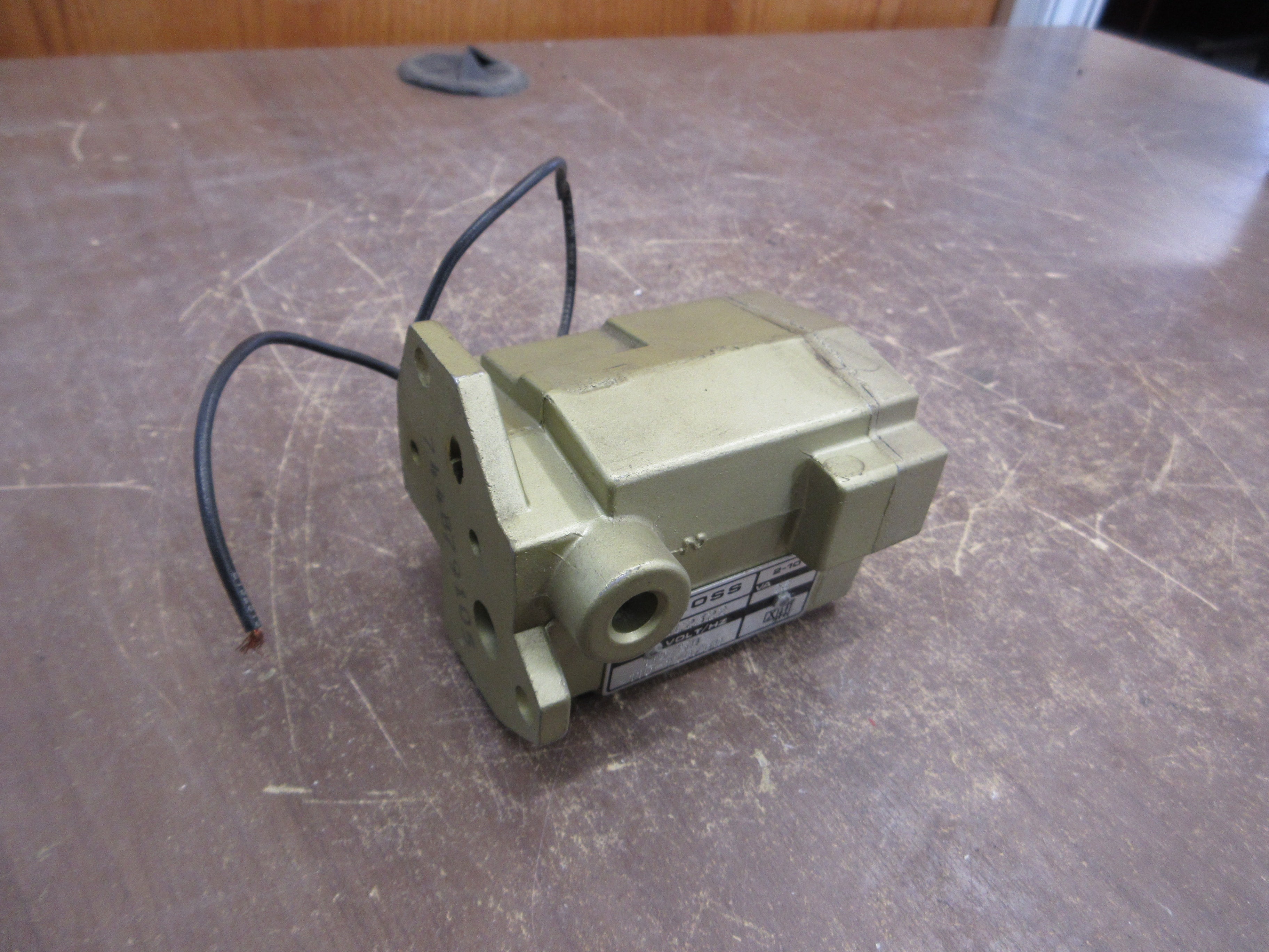 Ross Solenoid Valve 1616C2322 110-120V 50/60Hz New Surplus