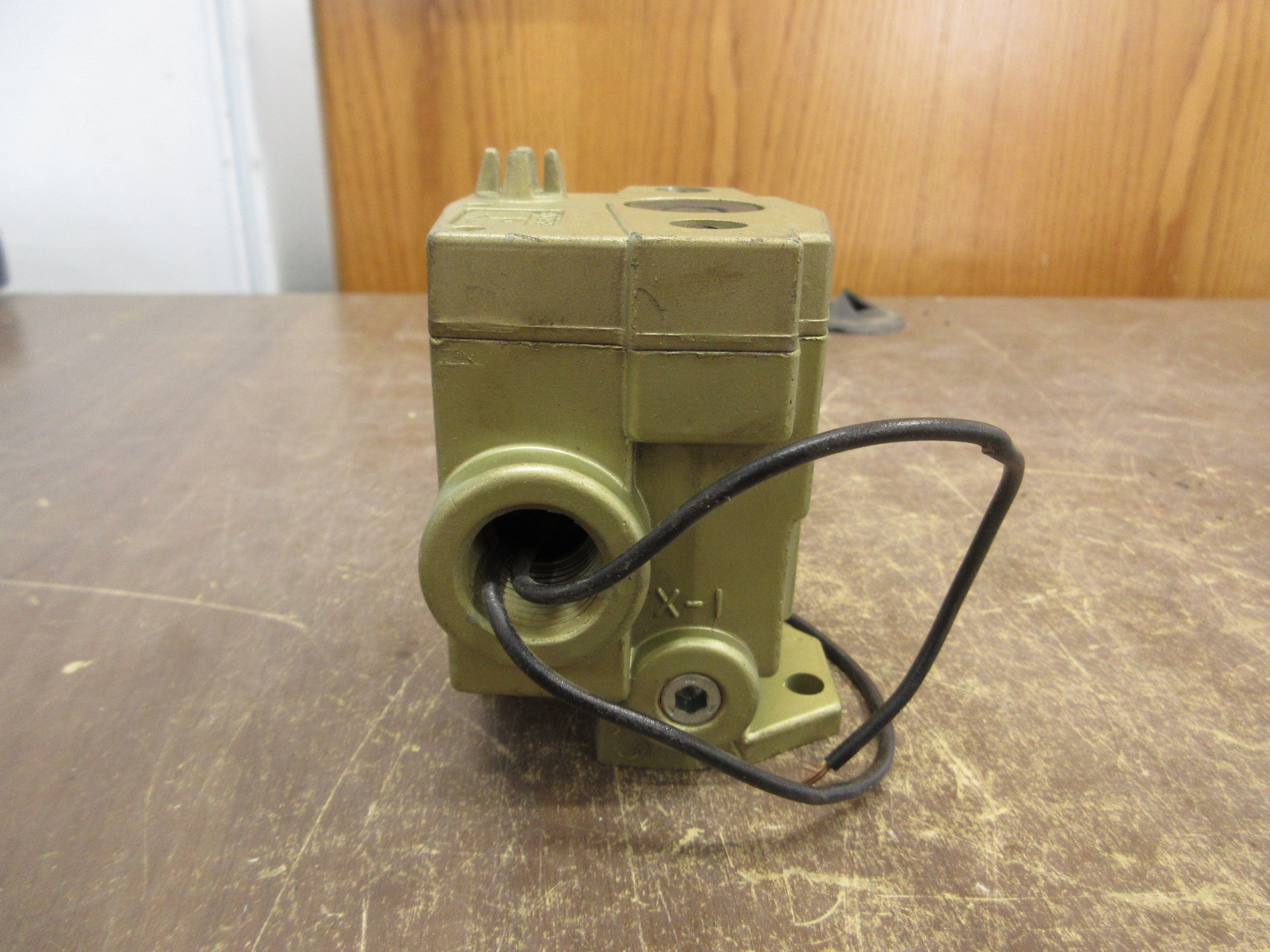 Ross Solenoid Valve 1616C2322 110-120V 50/60Hz New Surplus