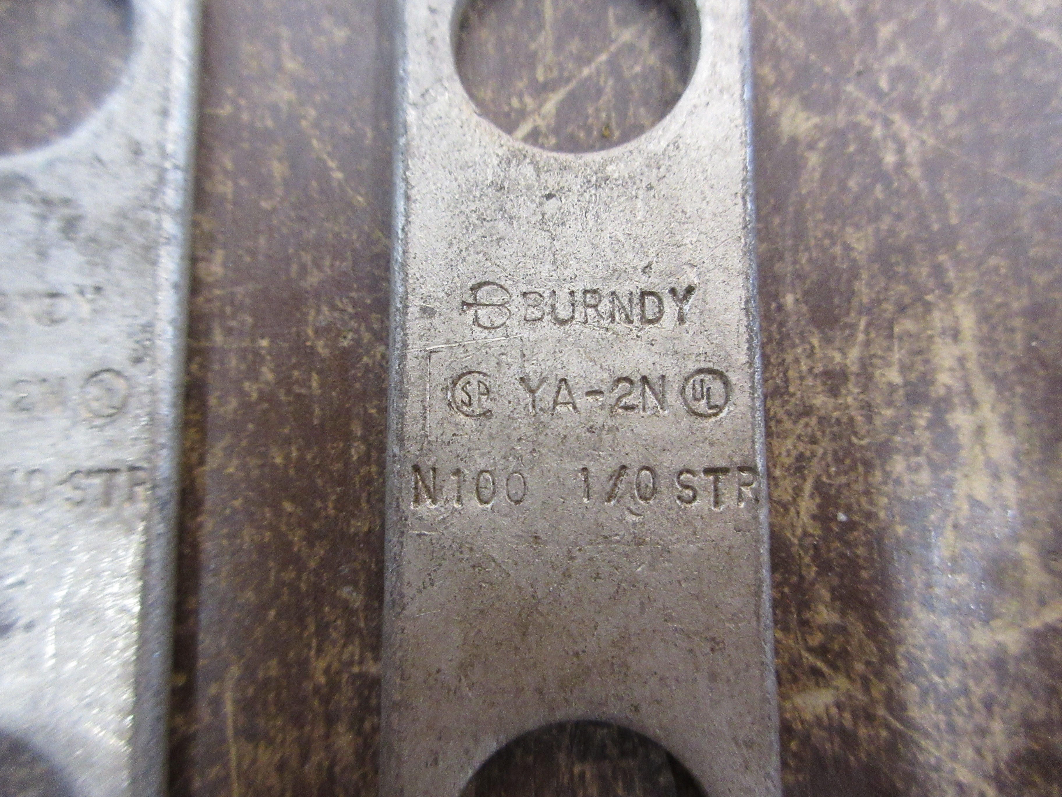 Burndy Crimp Lug YA-2N N100 1/0 STR 2-Hole *Lot of 4* *No Box* New Surplus