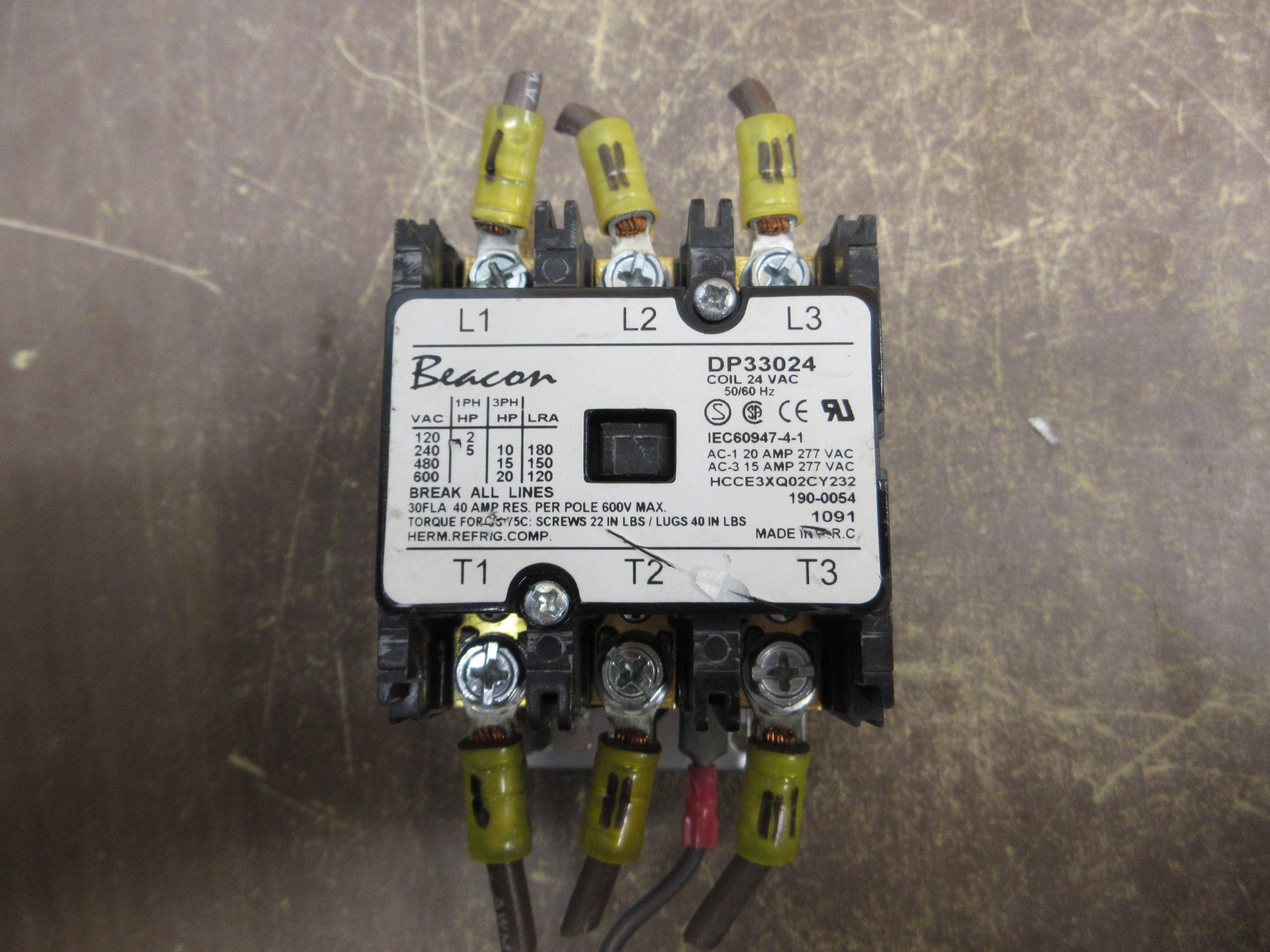 Beacon Contactor DP33024 24V Coil 30A 600V Used