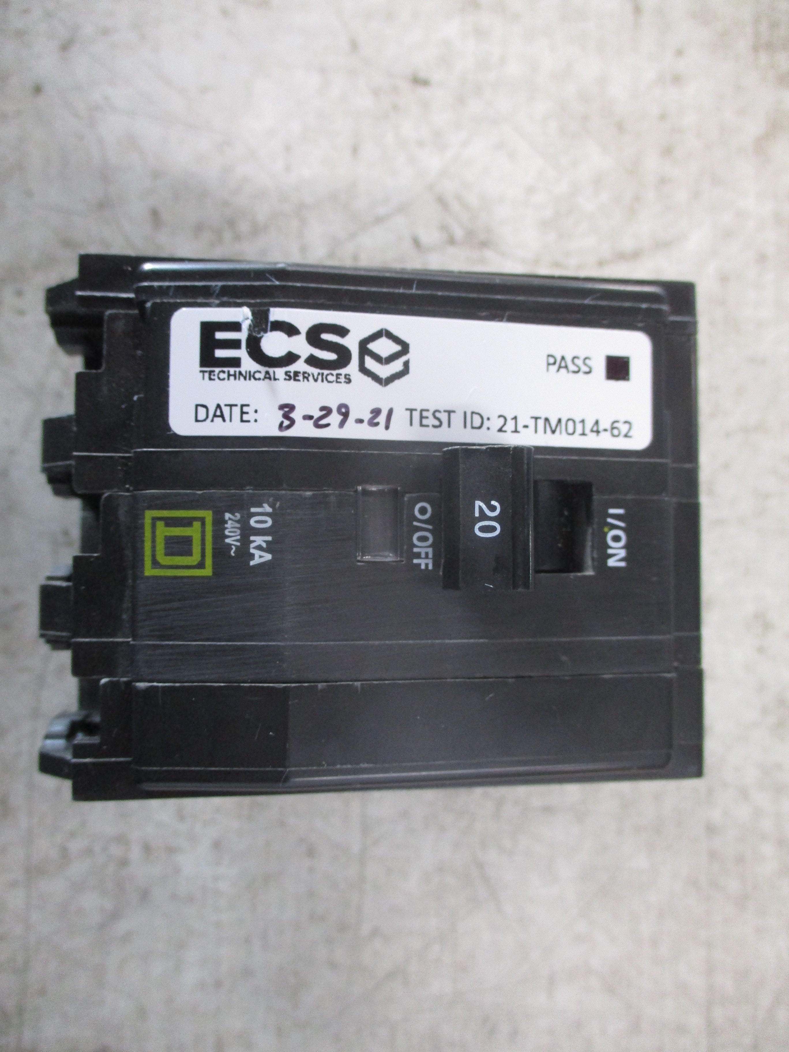 Square D Circuit Breaker QOB320 20A 240V 3P *(2)Screws* Used