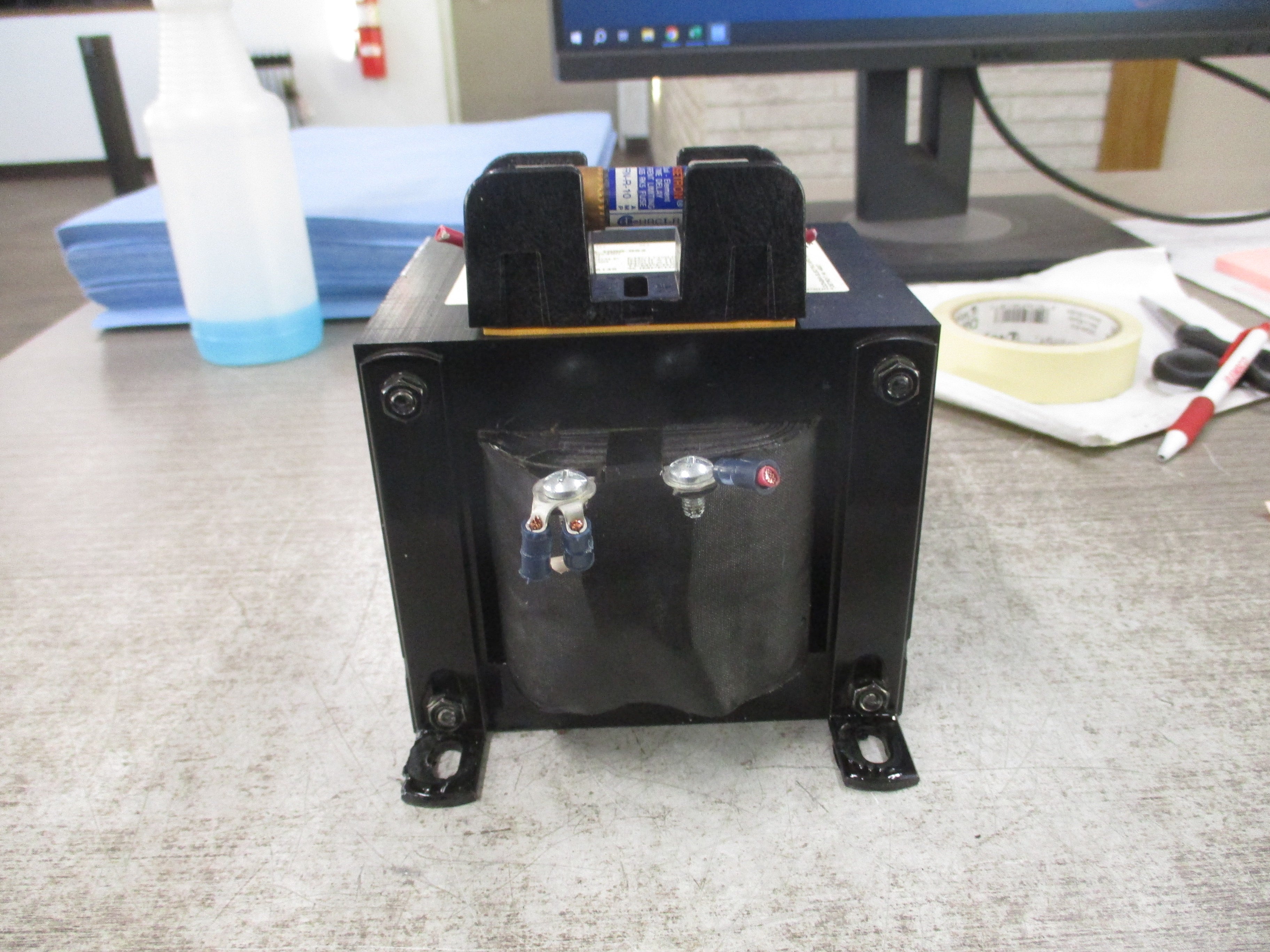 Dongan Control Transformer 50-1000-053 1KVA Pri: 240/480V Sec: 120V 50/60Hz Used