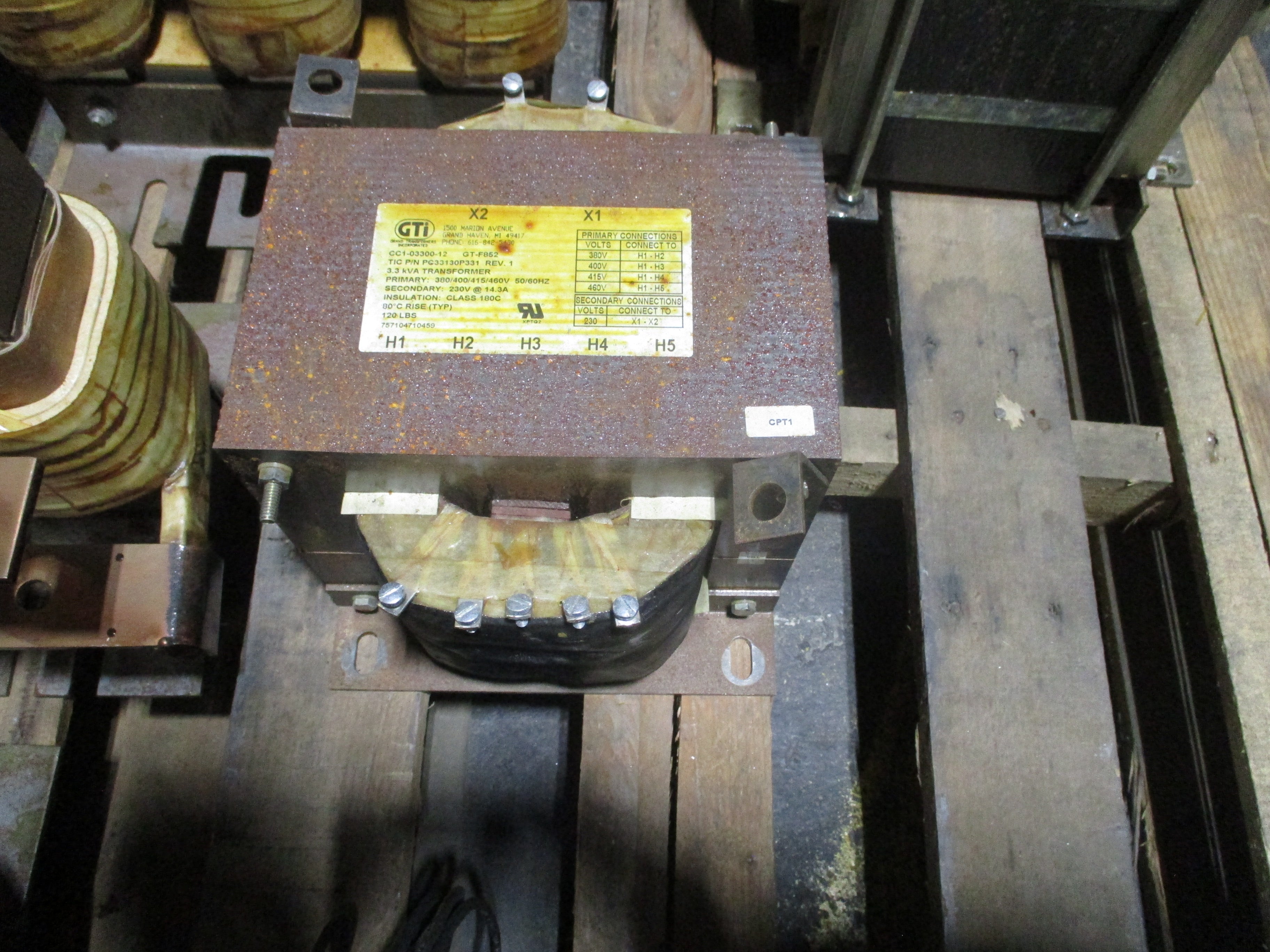 Cutler-Hammer Pneumatic Timer 10337H192B 120V Coil 600V Used