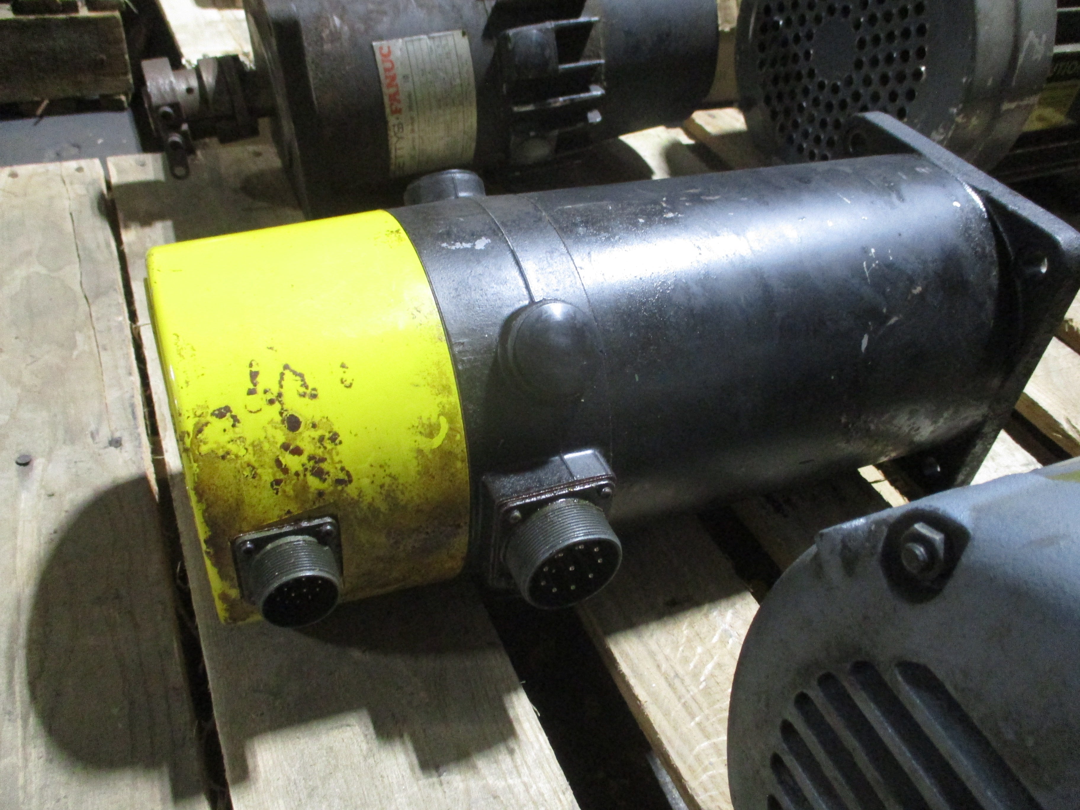 Fanuc Model 20M DC Servo Motor A06B-0652-B012 2500M 23Nm 1500RPM 213VDC 18A