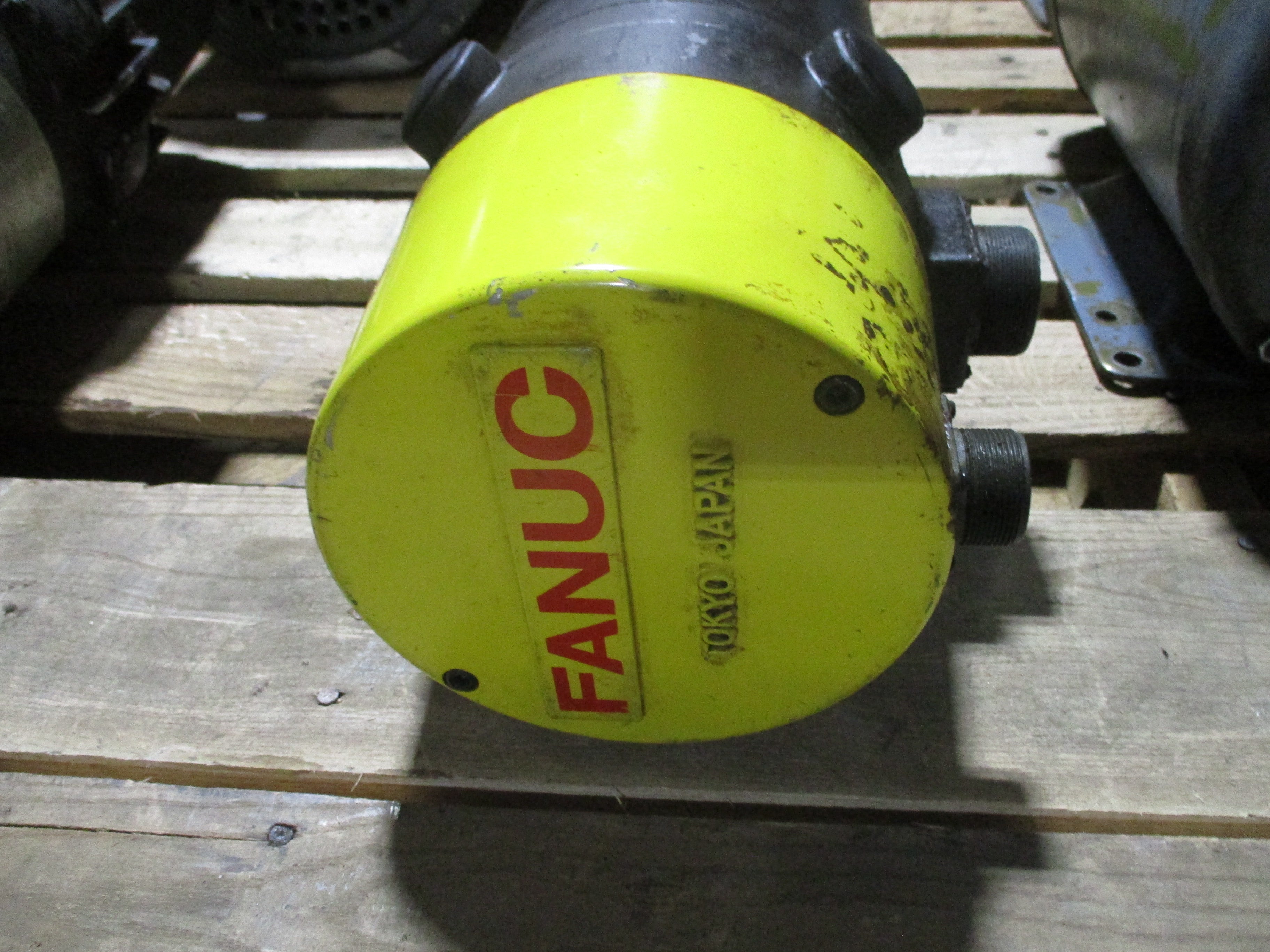 Fanuc Model 20M DC Servo Motor A06B-0652-B012 2500M 23Nm 1500RPM 213VDC 18A