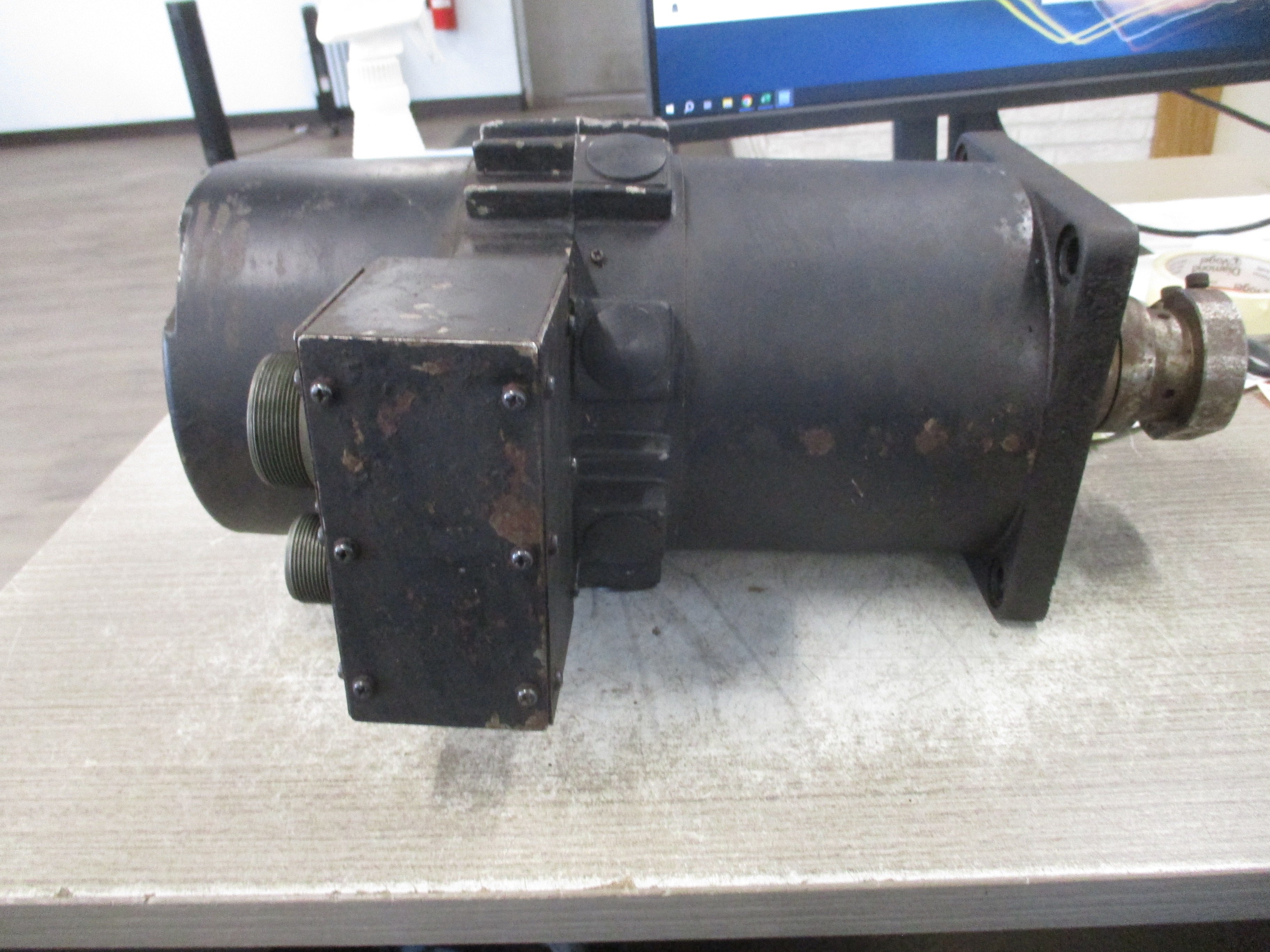 Gettys-Fanuc Model 10 DC Servo Motor A06B-0601-B 12Nm 1500RPM 92VDC 24A Used