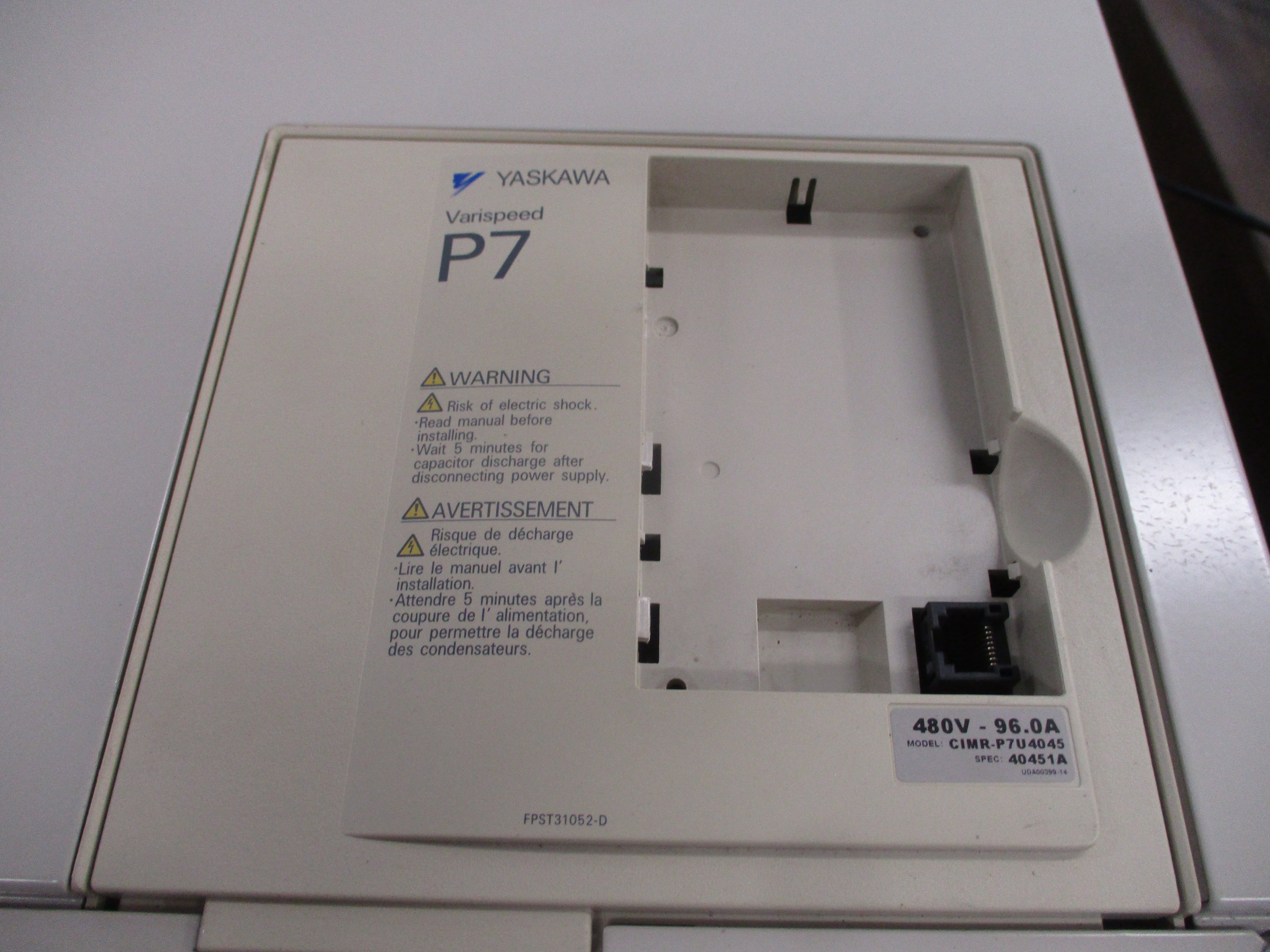 Yaskawa Varispeed P7 AC Drive CIMR-P7U4045 75HP 3Ph Input: AC 3Ph 380-480V